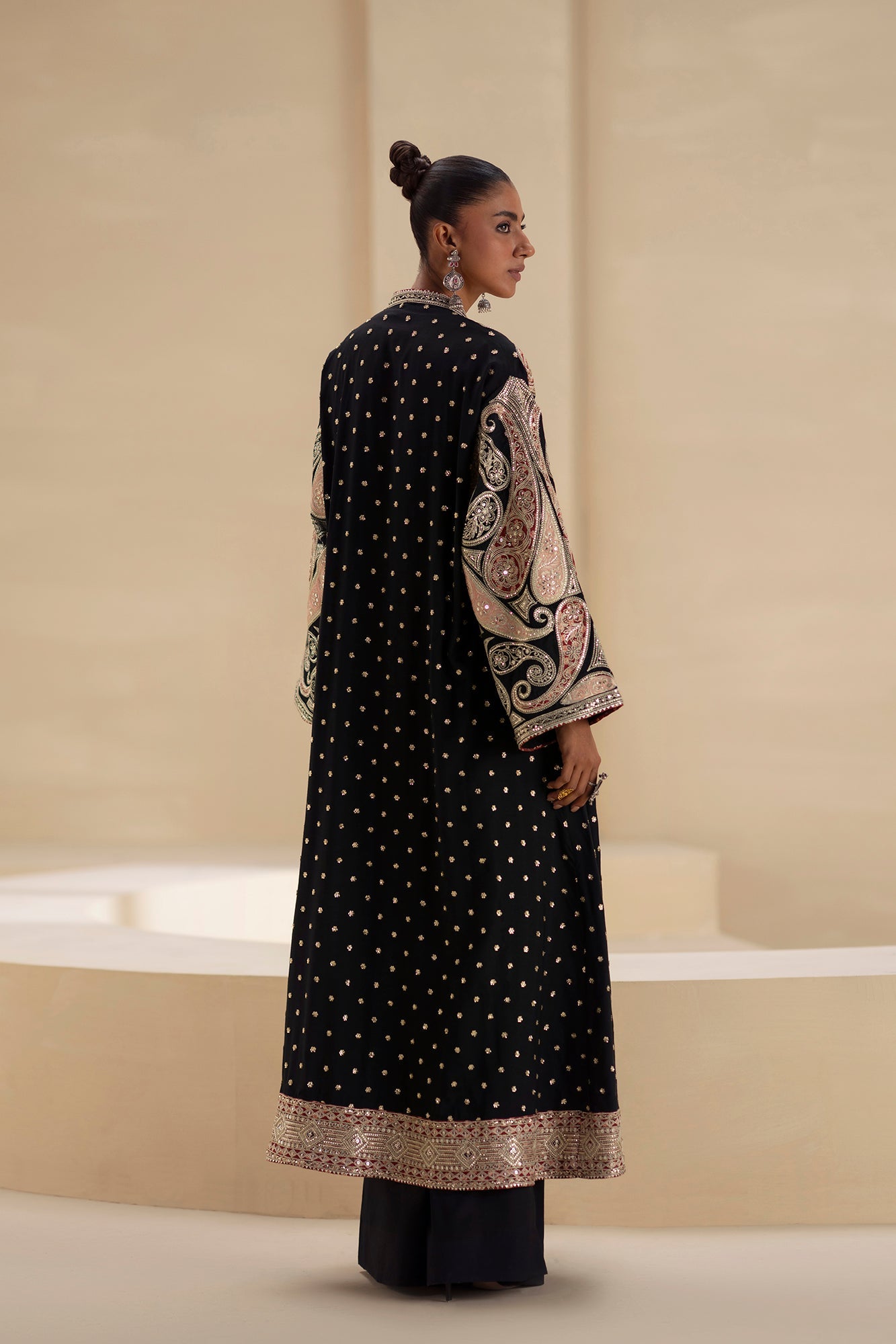 EMBROIDERED SUIT (E0937/104/902)