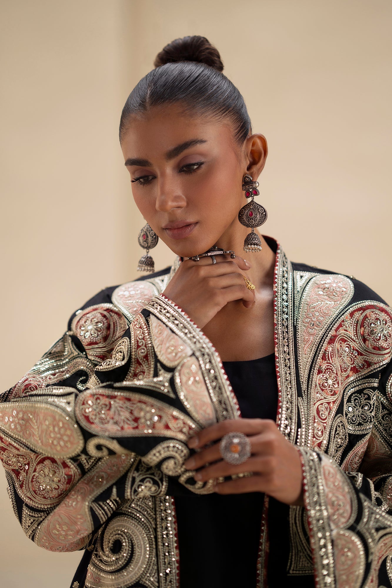 EMBROIDERED SUIT (E0937/104/902)