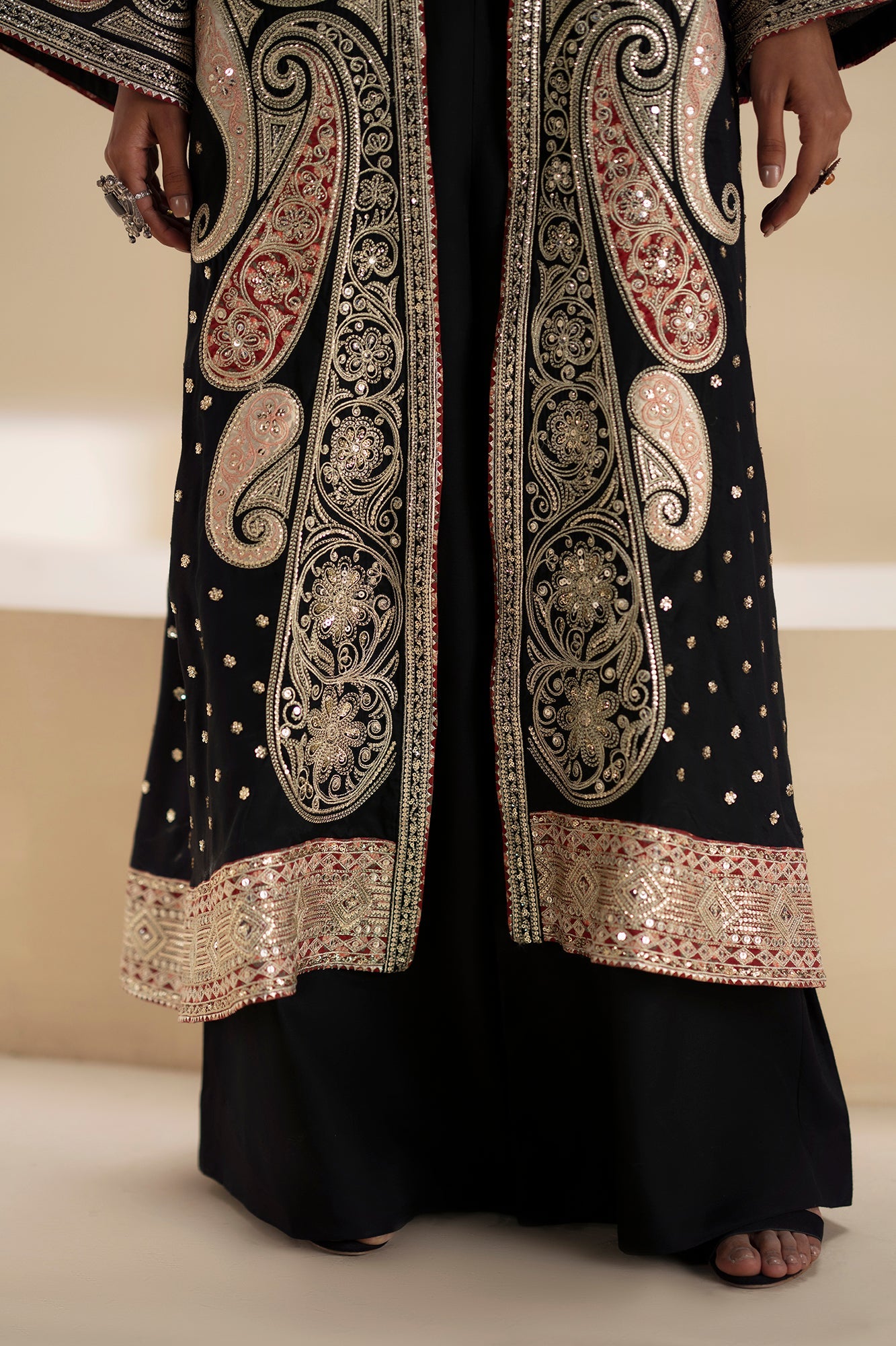 EMBROIDERED SUIT (E0937/104/902)