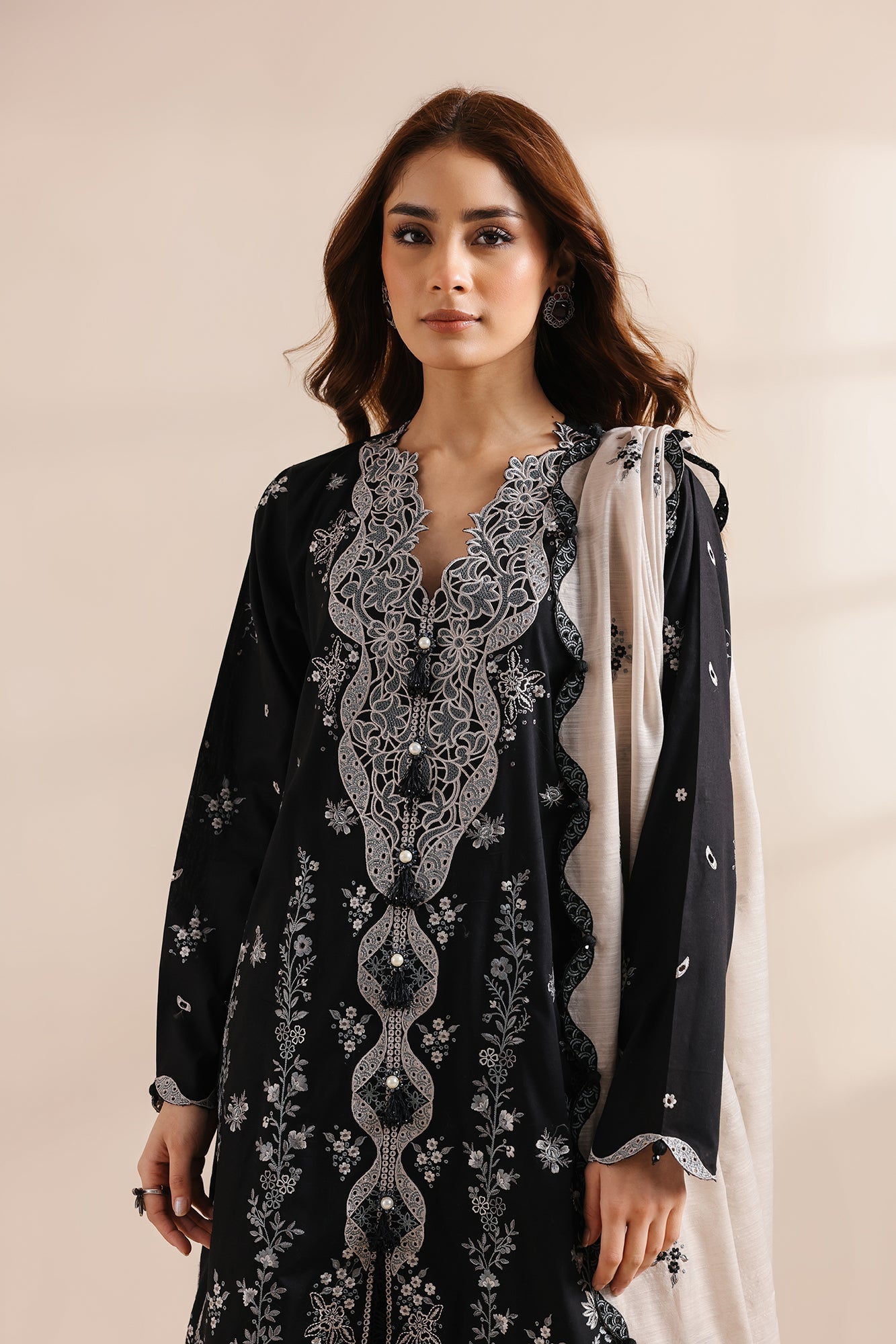 EMBROIDERED SUIT (E0940/203/902)