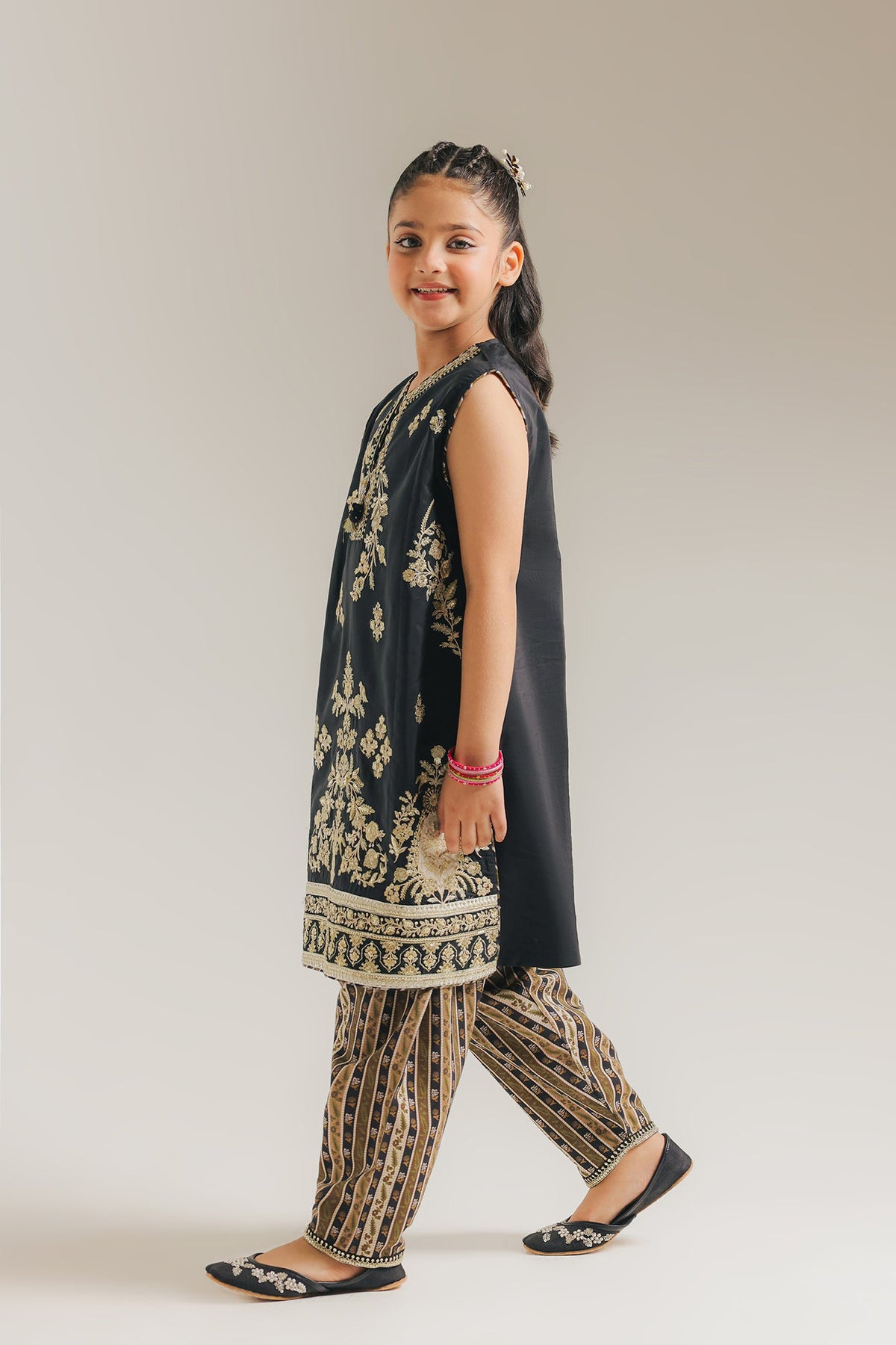 EMBROIDERED SUIT (E0940/404/902 E0940/304/902)