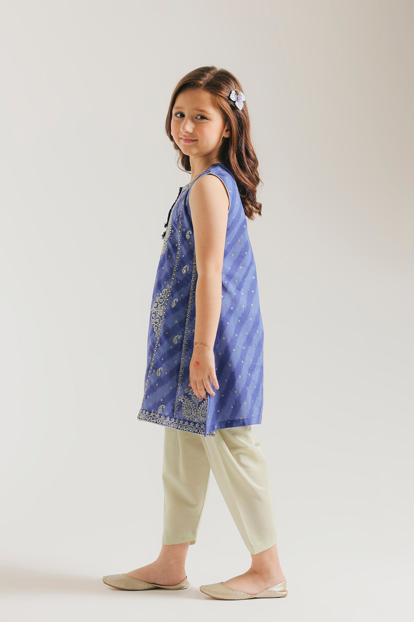 EMBROIDERED SUIT (E0952/404/510 E0952/304/510)
