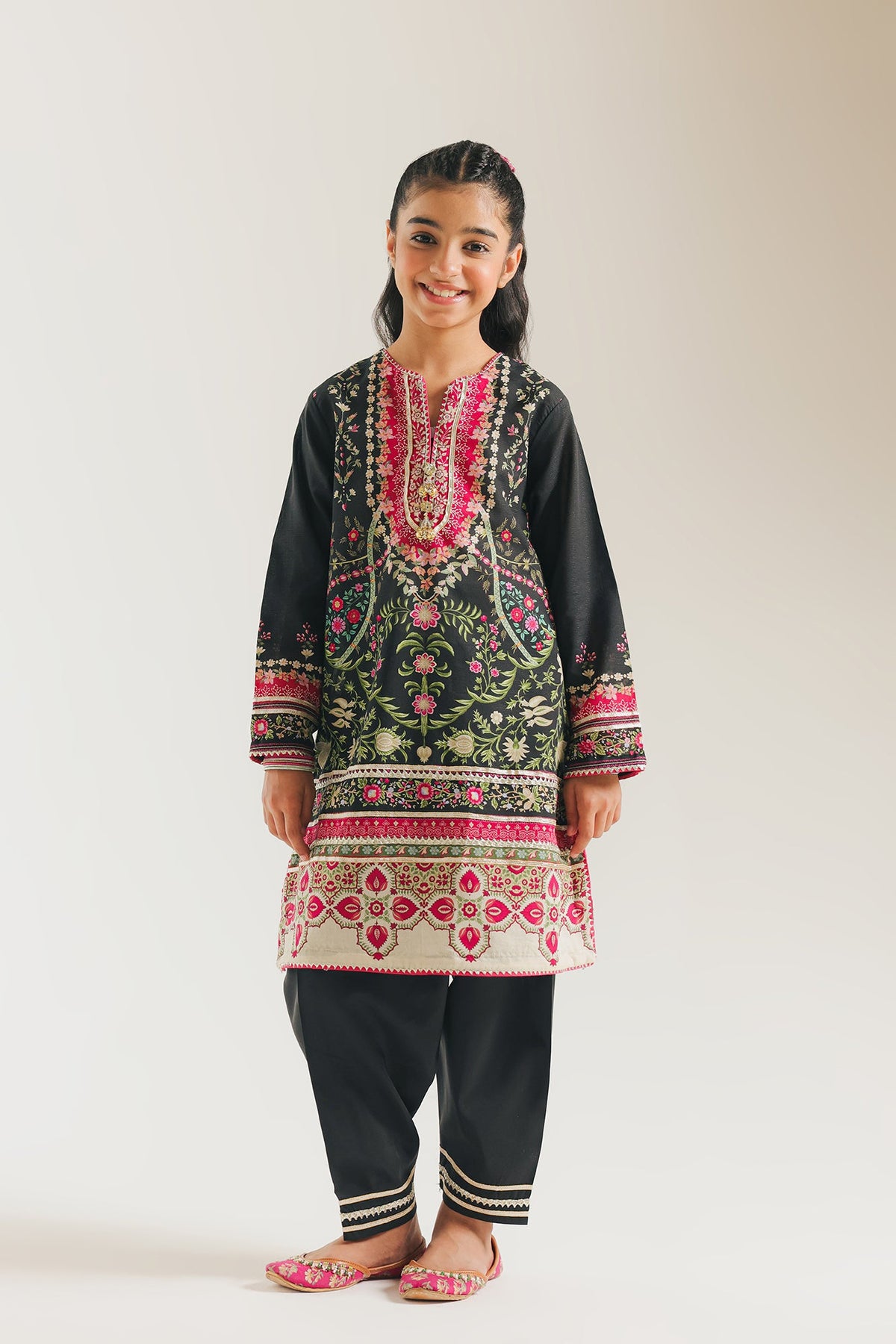 EMBROIDERED SUIT (E0956/404/901 E0956/304/901)