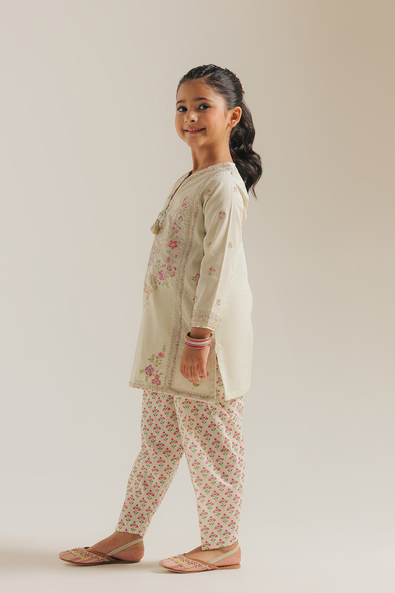 EMBROIDERED SUIT (E0960/404/130 E0960/304/130)