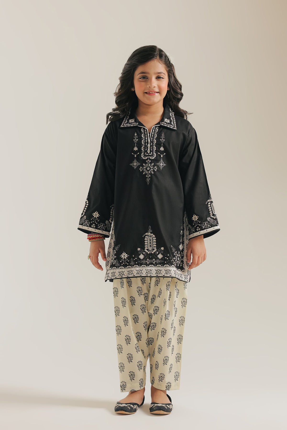 EMBROIDERED SUIT (E0969/404/902 E0969/304/902)
