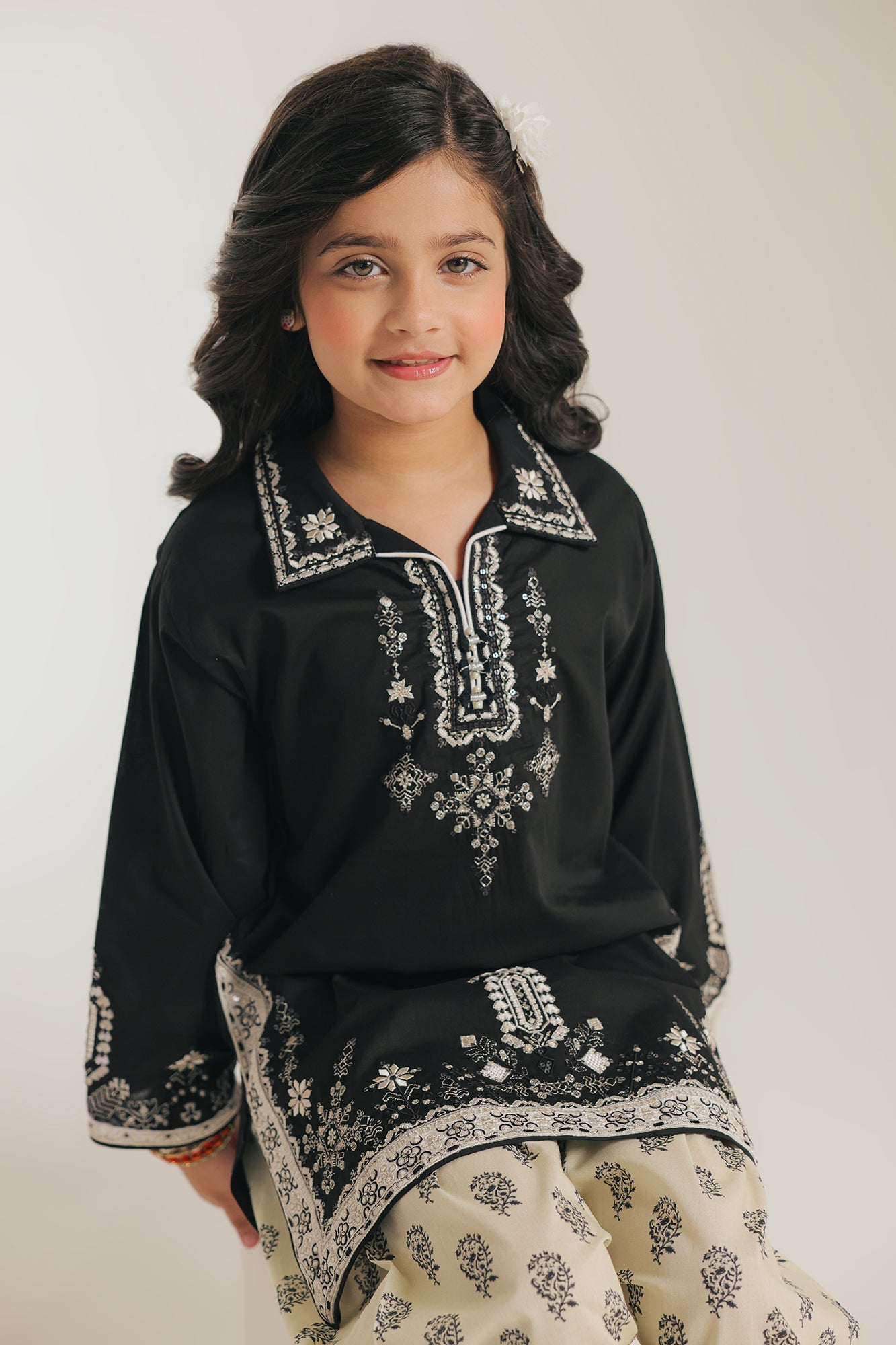 EMBROIDERED SUIT (E0969/404/902 E0969/304/902)