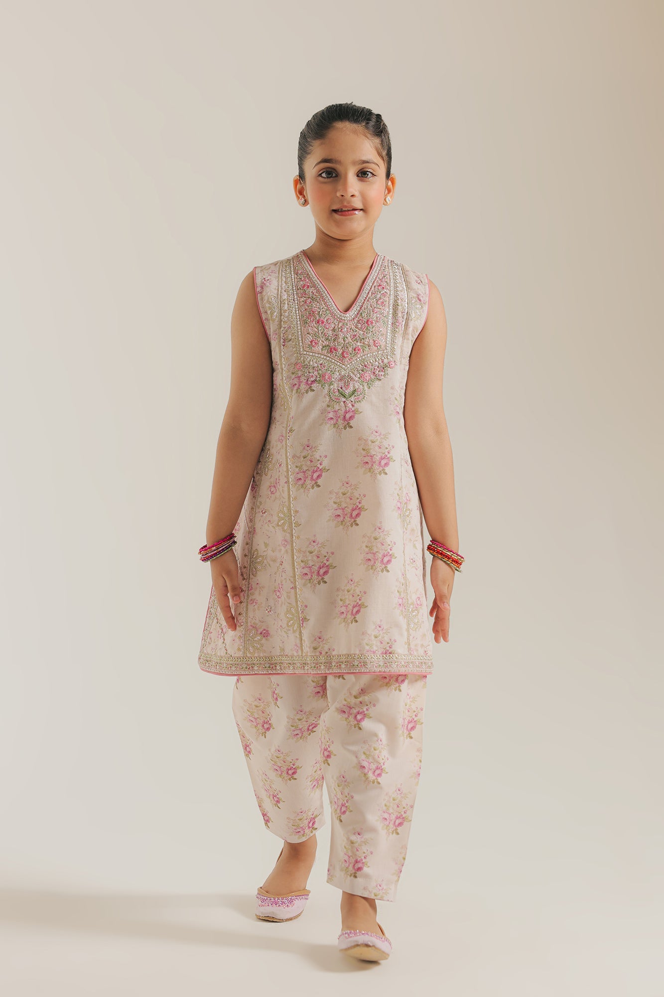 EMBROIDERED SUIT (E0977/404/328 E0977/304/328)