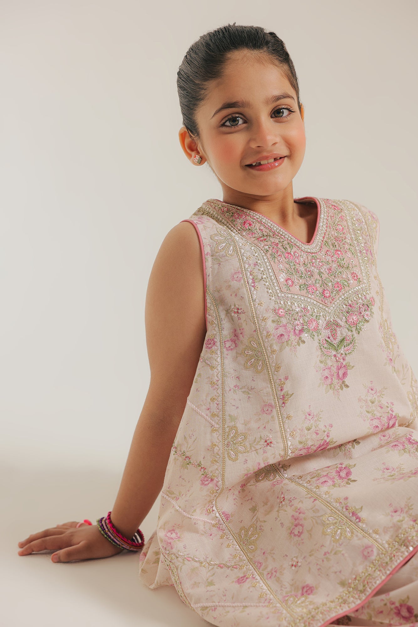 EMBROIDERED SUIT (E0977/404/328 E0977/304/328)