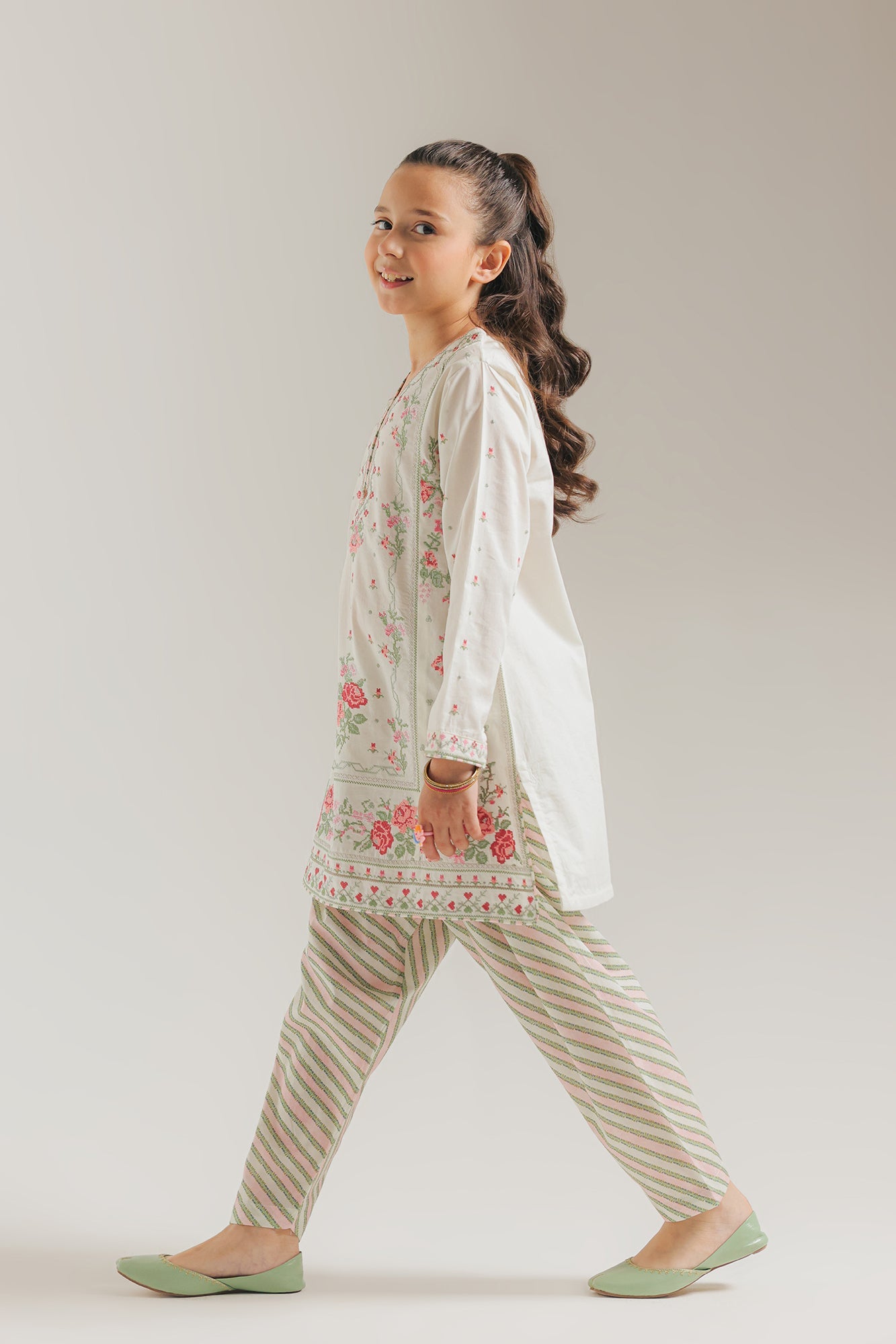 EMBROIDERED SUIT (E0983/404/004 E0983/304/004)