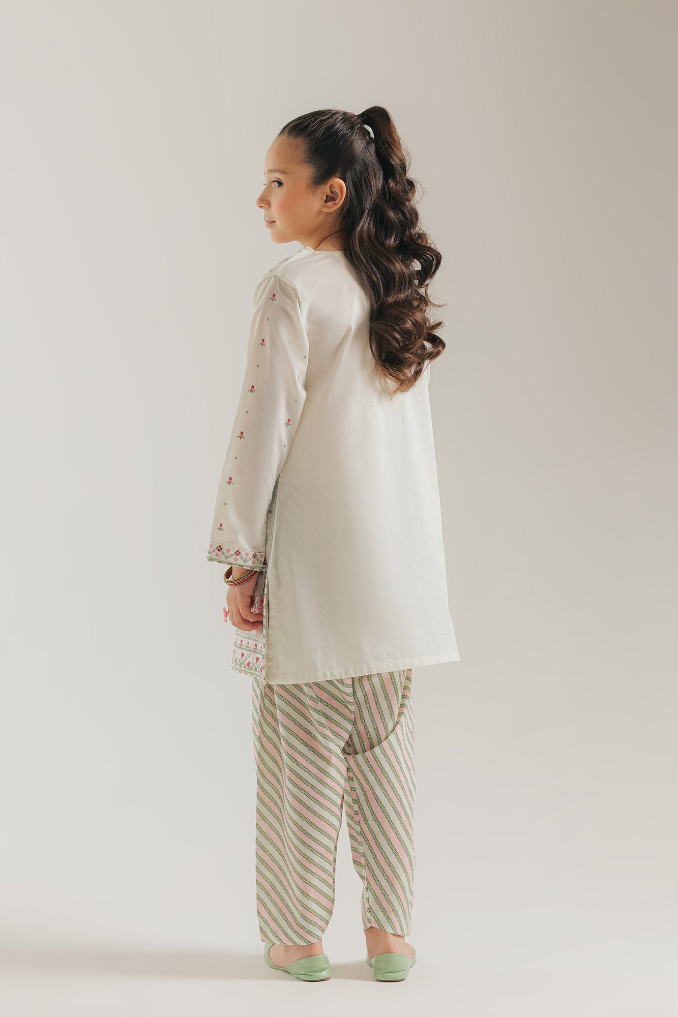 EMBROIDERED SUIT (E0983/404/004 E0983/304/004)
