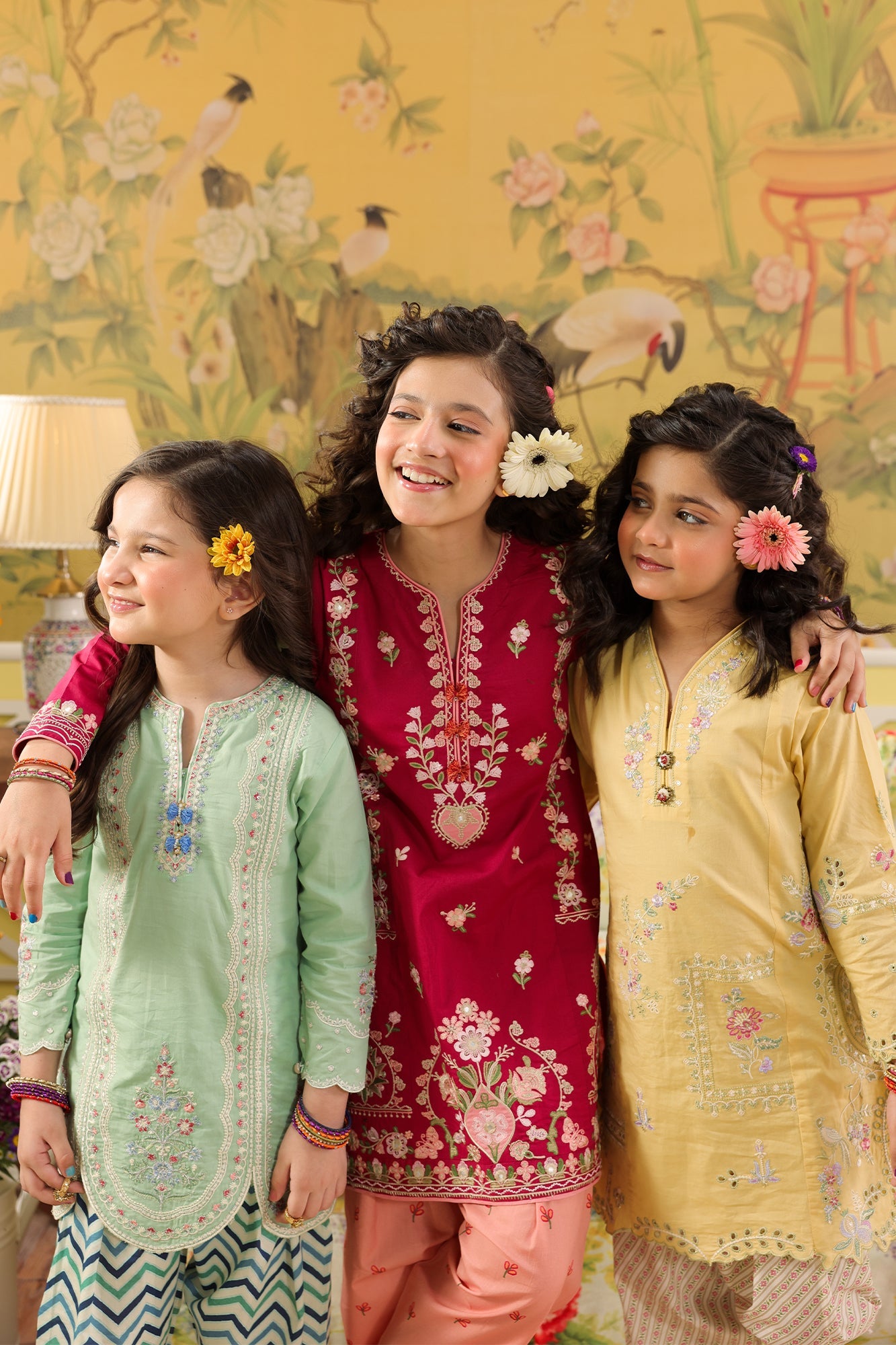 EMBROIDERED SUIT (E0991/404/226 E0991/304/226)