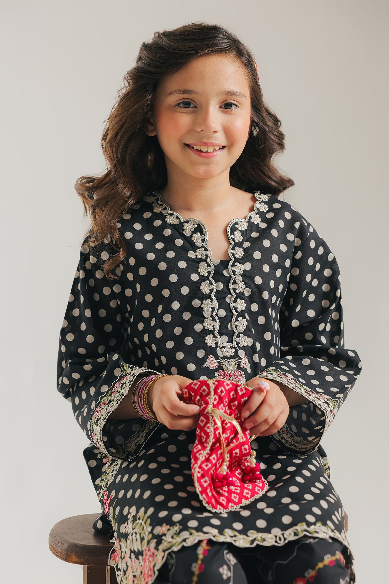 EMBROIDERED SUIT (E0995/404/901 E0995/304/901)
