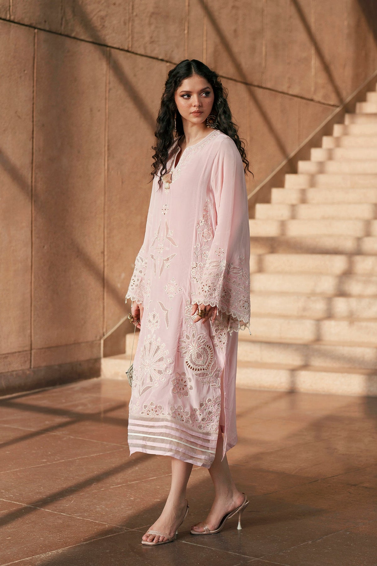 EMBROIDERED KAFTAN (E1000/104/328)