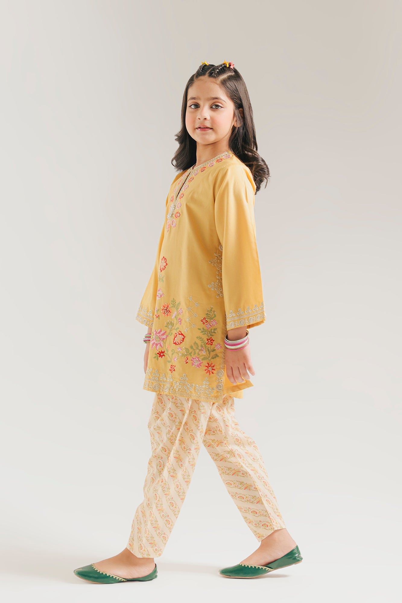 EMBROIDERED SUIT (E1000/404/225 E1000/304/225)