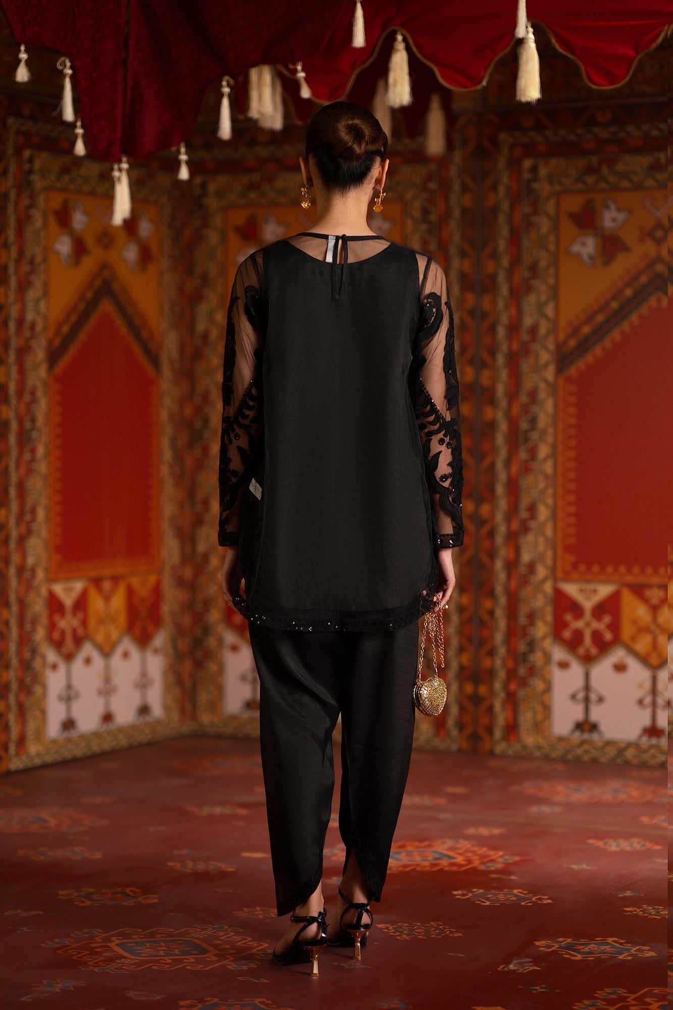 EMBROIDERED SUIT (E1003/104/902)