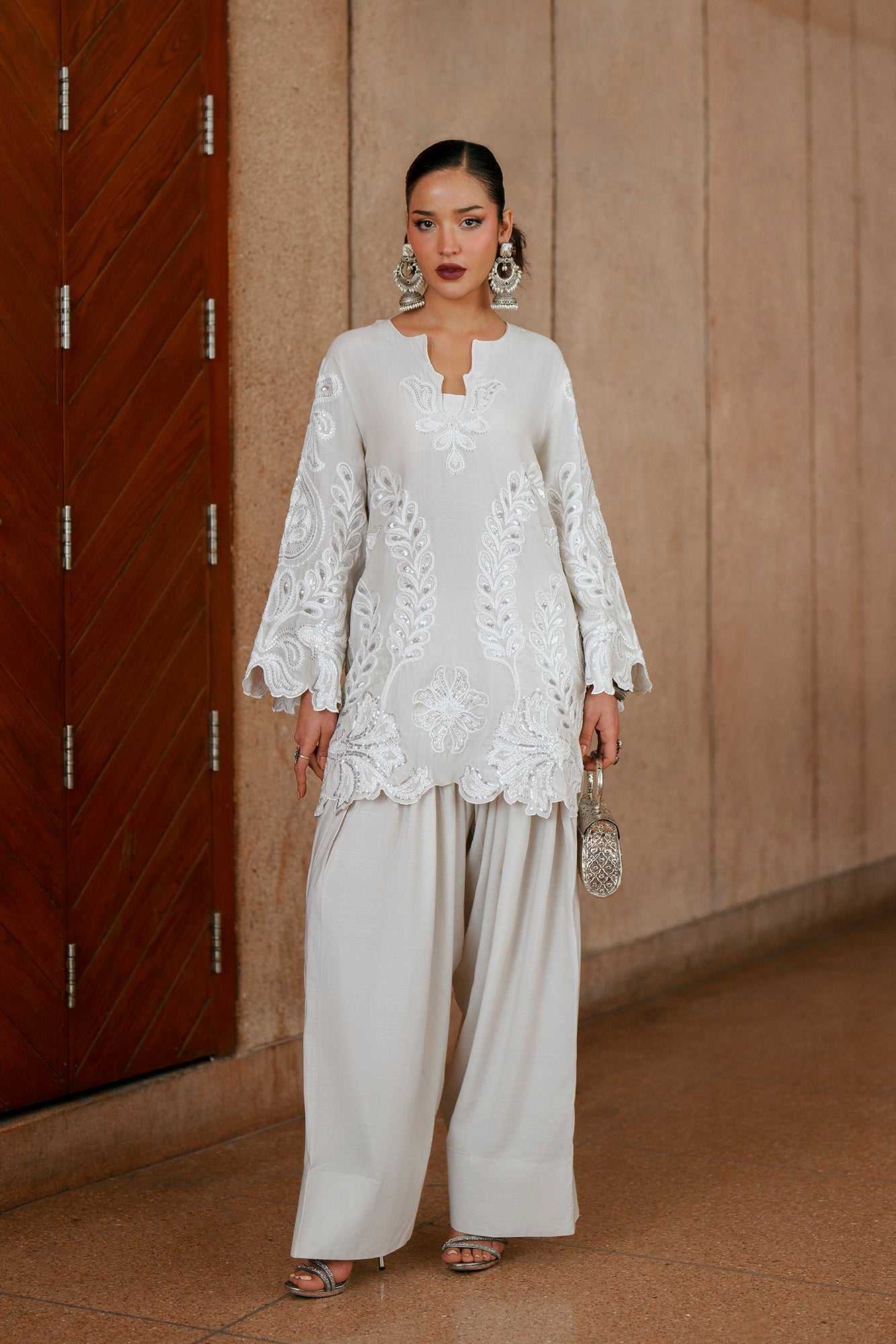 EMBROIDERED SUIT (E1004/104/002)