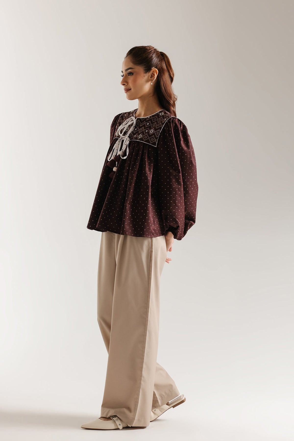 EMBROIDERED TOP (E1005/101/516)