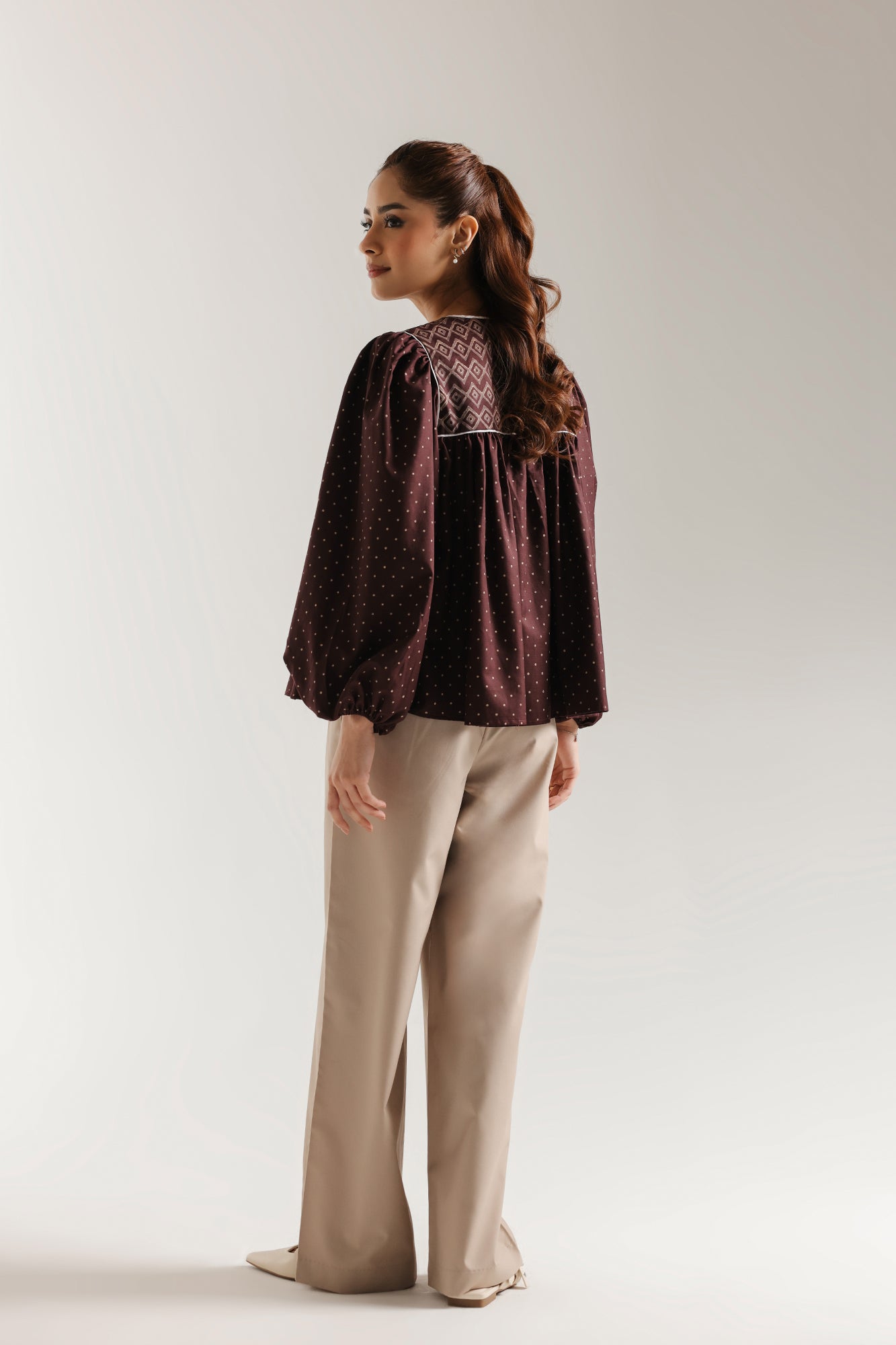 EMBROIDERED TOP (E1005/101/516)