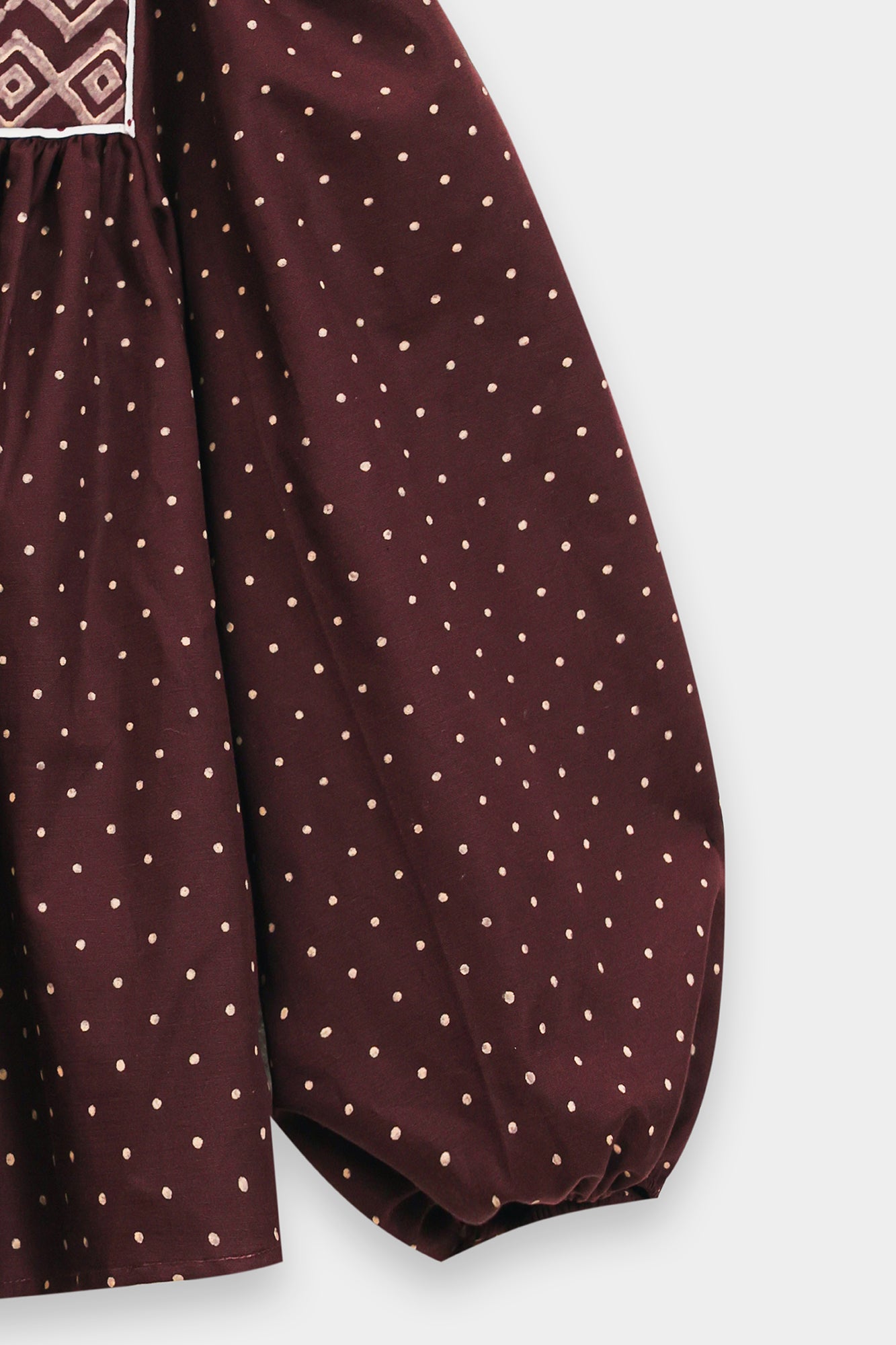 EMBROIDERED TOP (E1005/101/516)