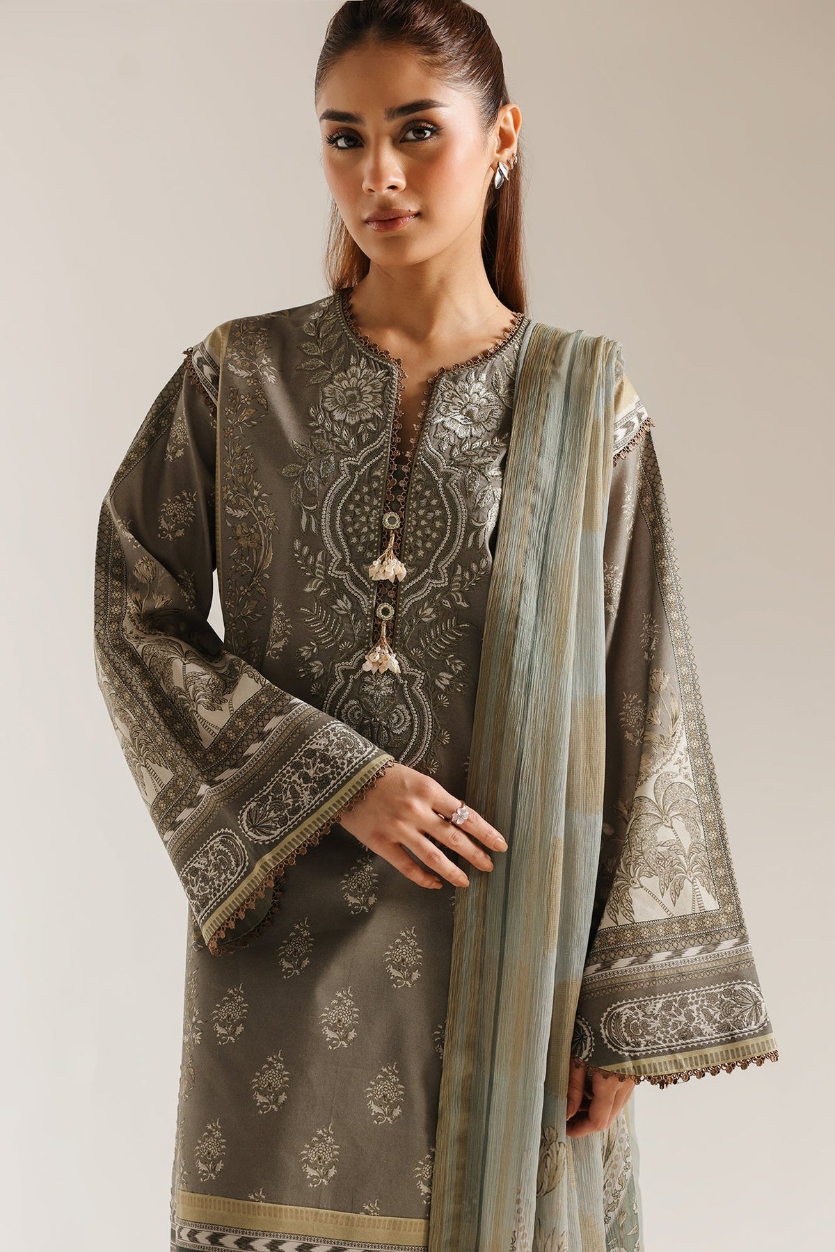 EMBROIDERED SUIT (E1006/203/119)