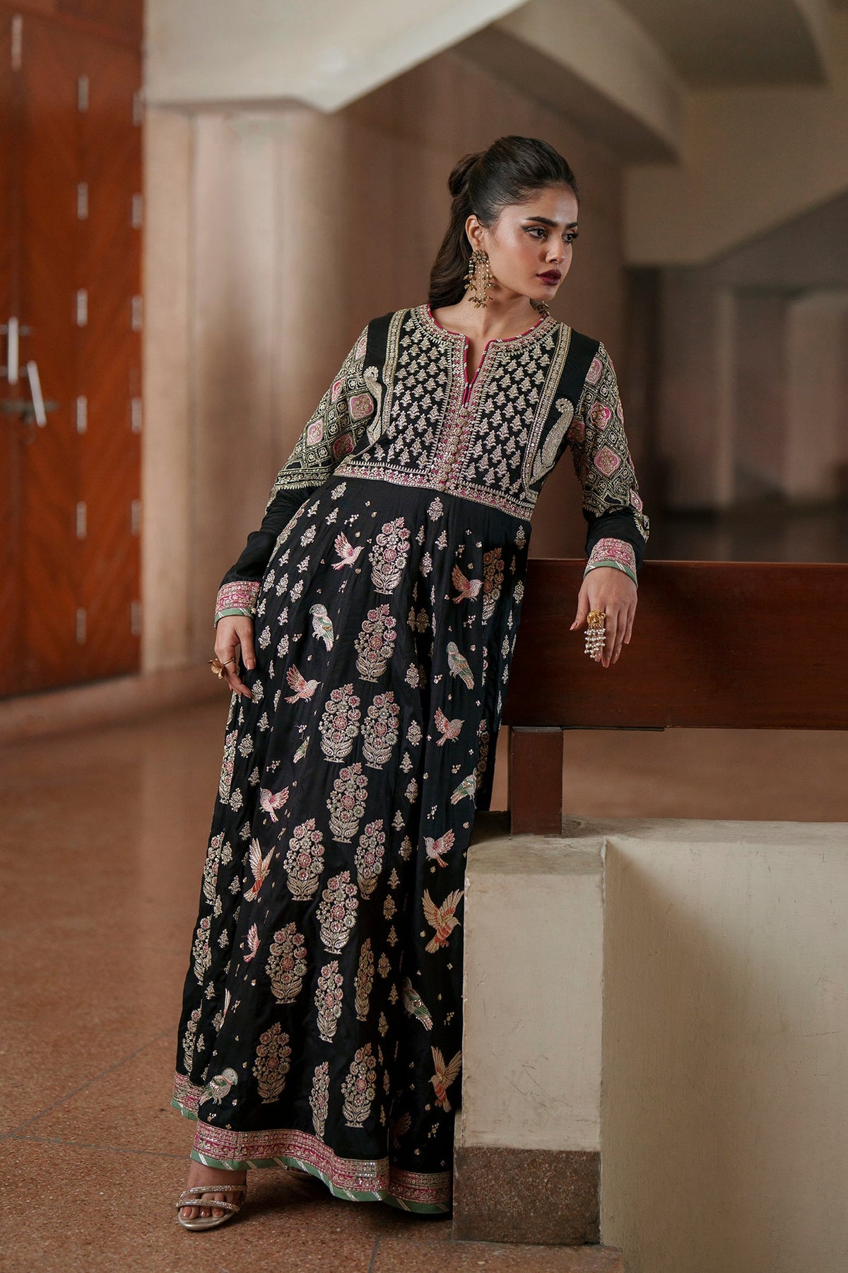 EMBROIDERED PISHWAS (E1007/104/902)