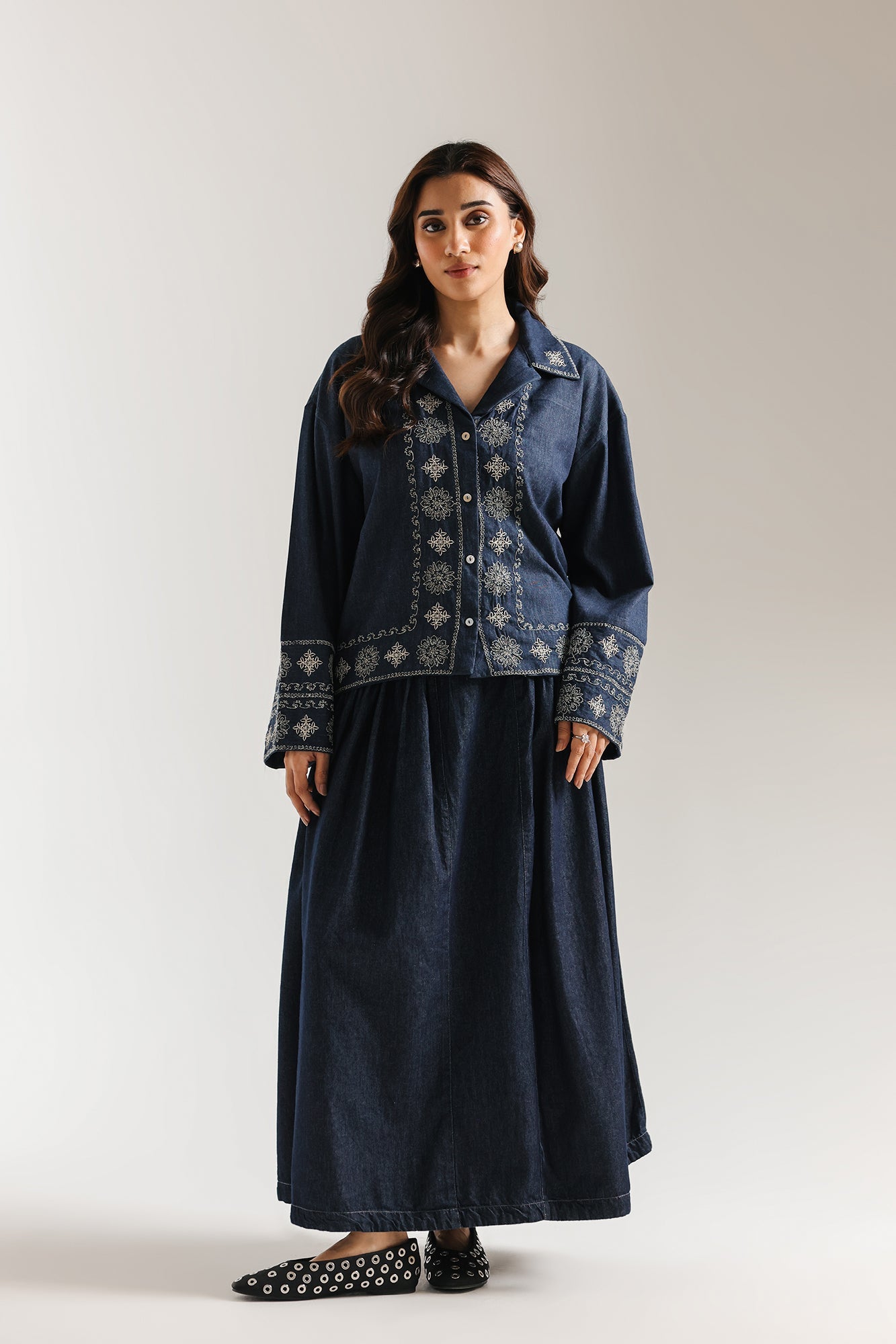EMBROIDERED TOP (E1008/101/625)