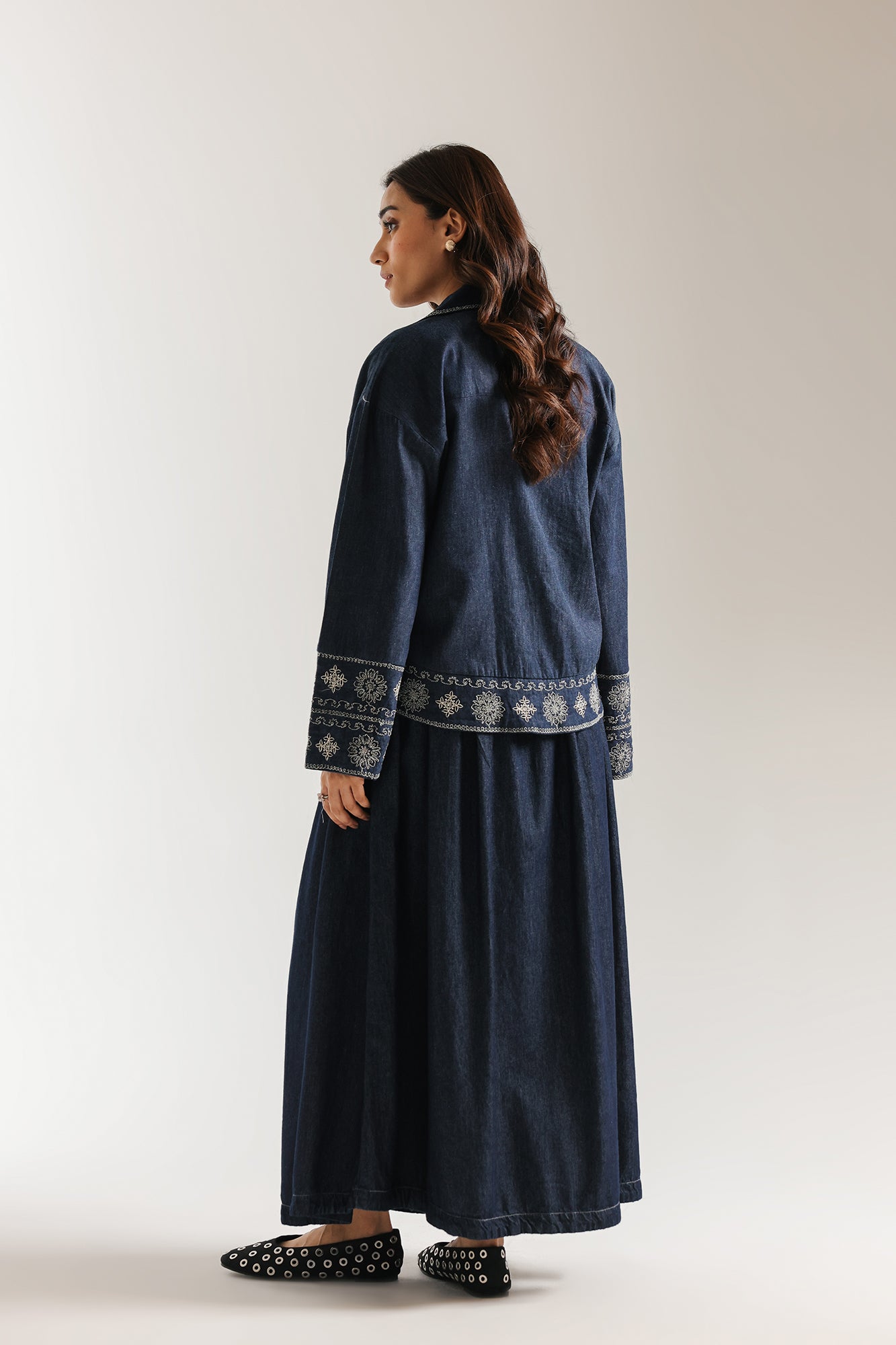 EMBROIDERED TOP (E1008/101/625)