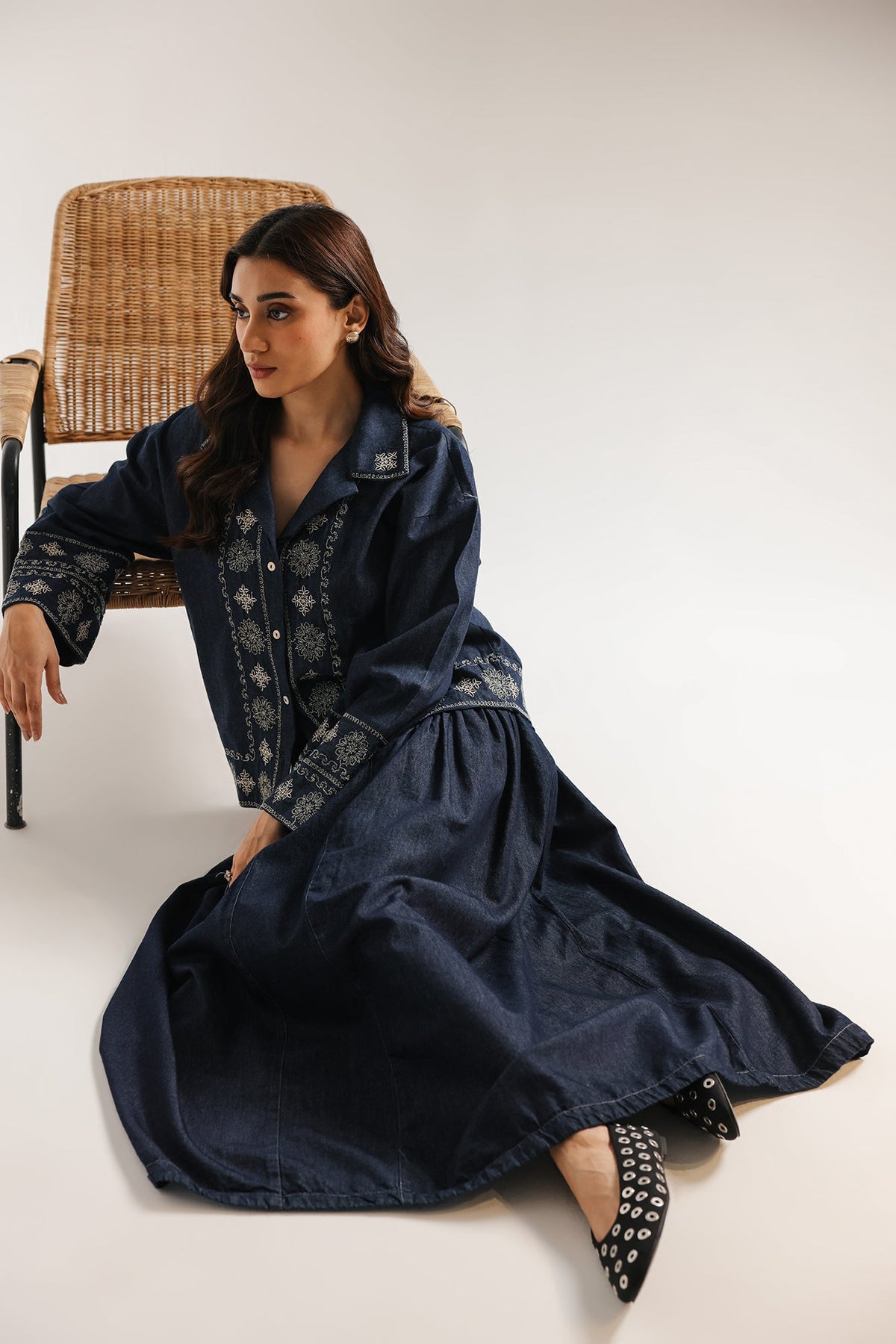 EMBROIDERED TOP (E1008/101/625)
