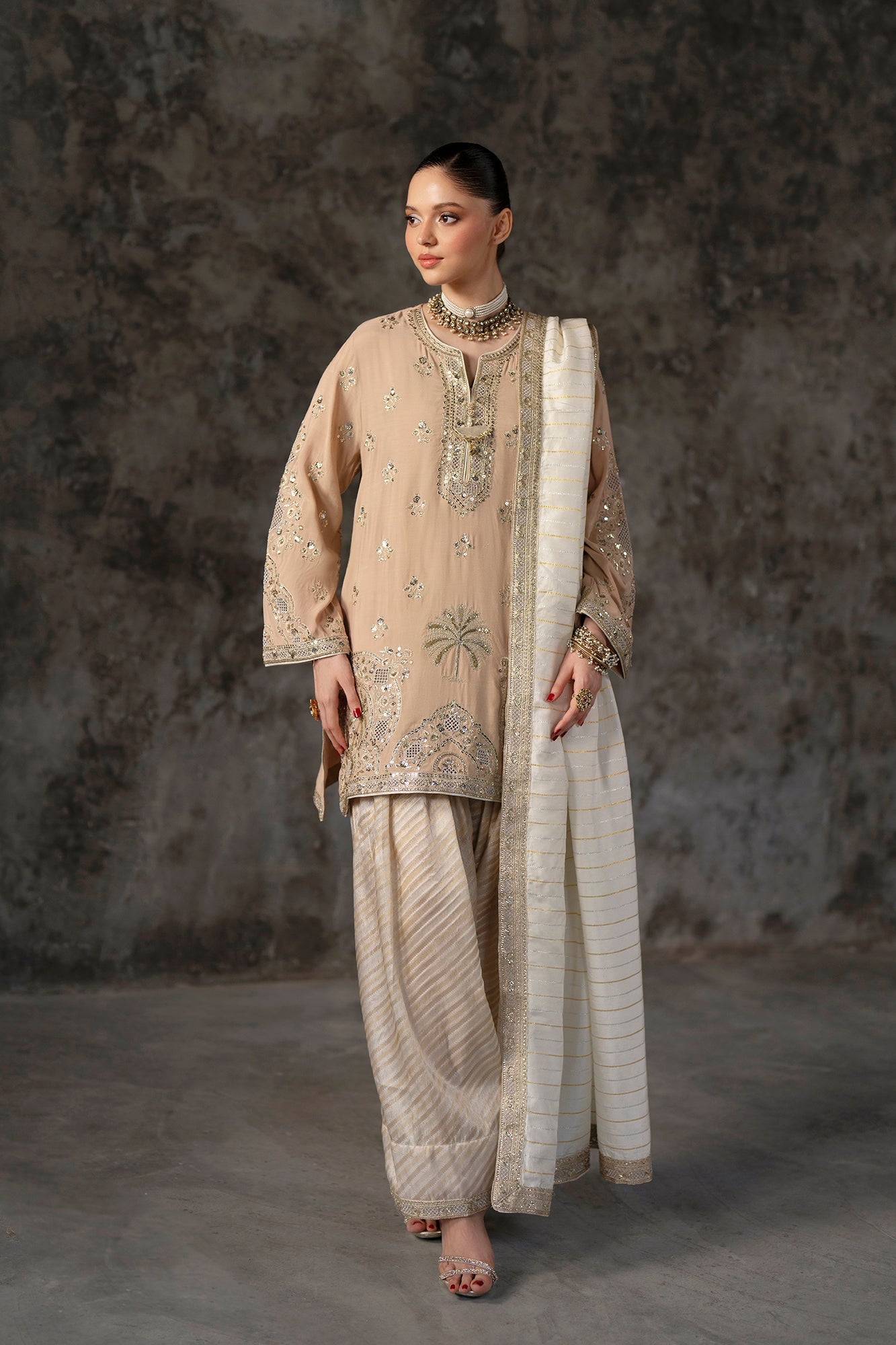 EMBROIDERED SUIT (E1012/104/113)