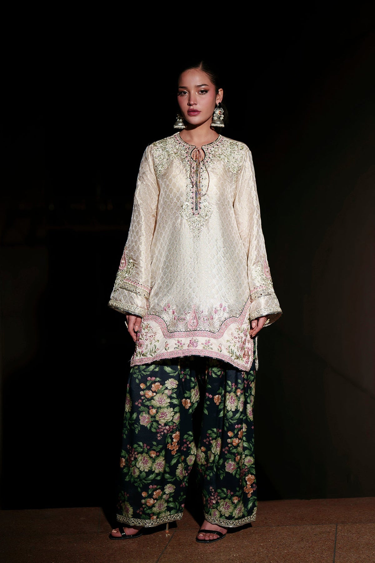 EMBROIDERED SUIT (E1014/104/002)