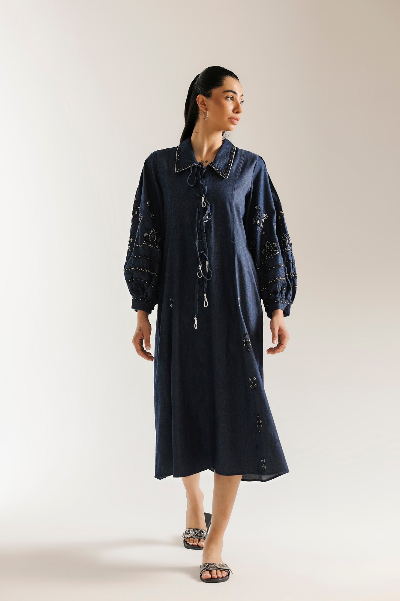 EMBROIDERED DRESS (E1019/101/625)