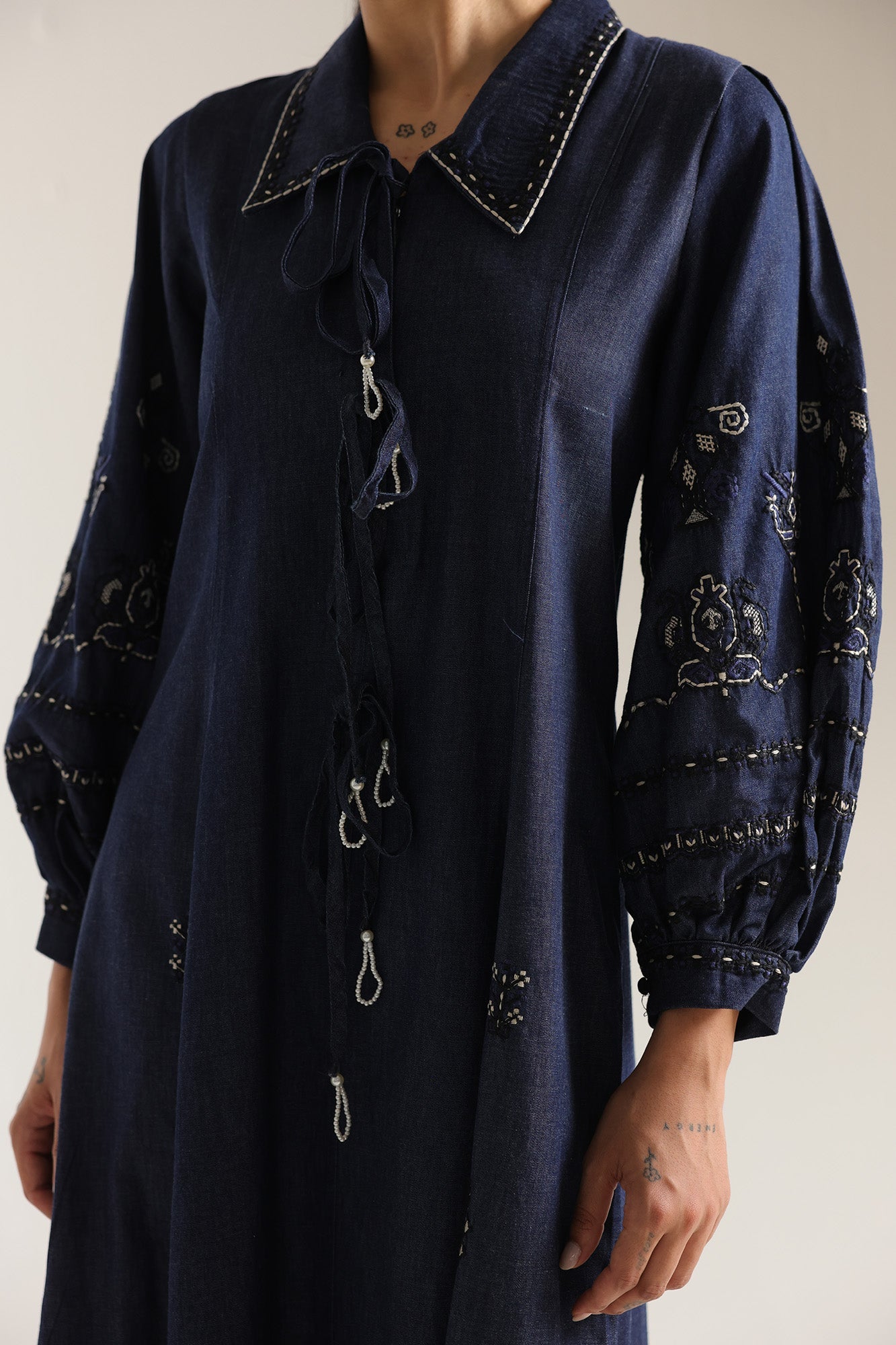 EMBROIDERED DRESS (E1019/101/625)