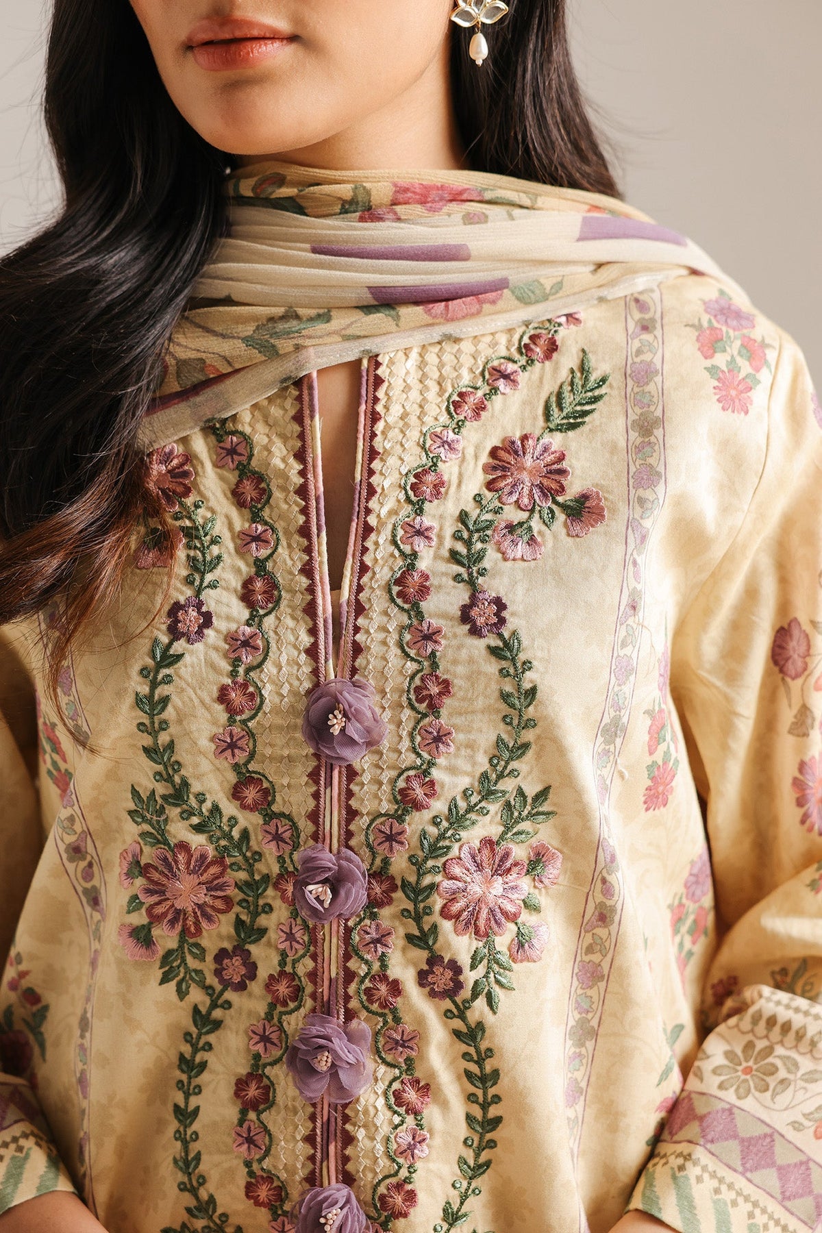 EMBROIDERED SUIT (E1020/203/110)