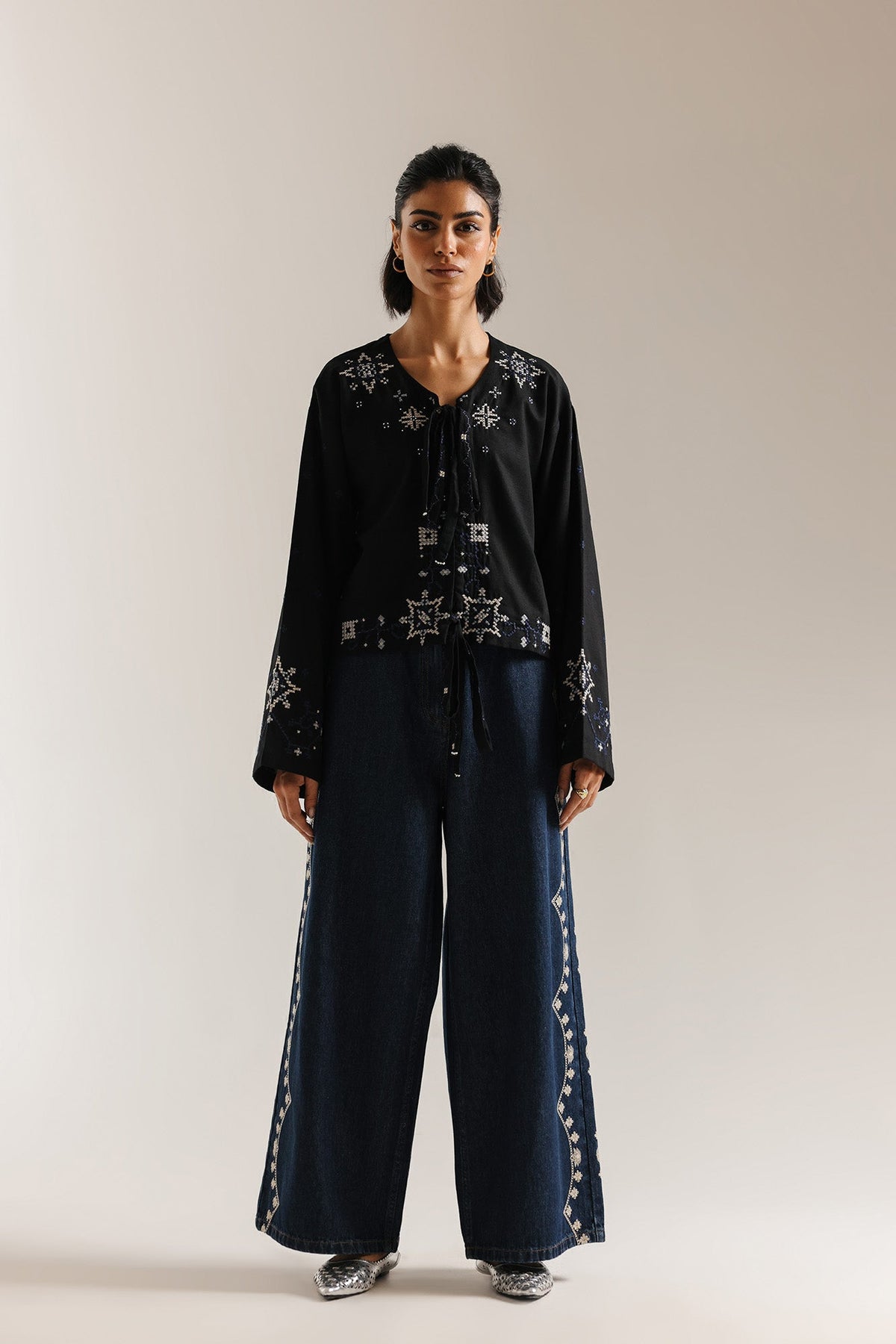 EMBROIDERED JEANS (E1027/101/622)