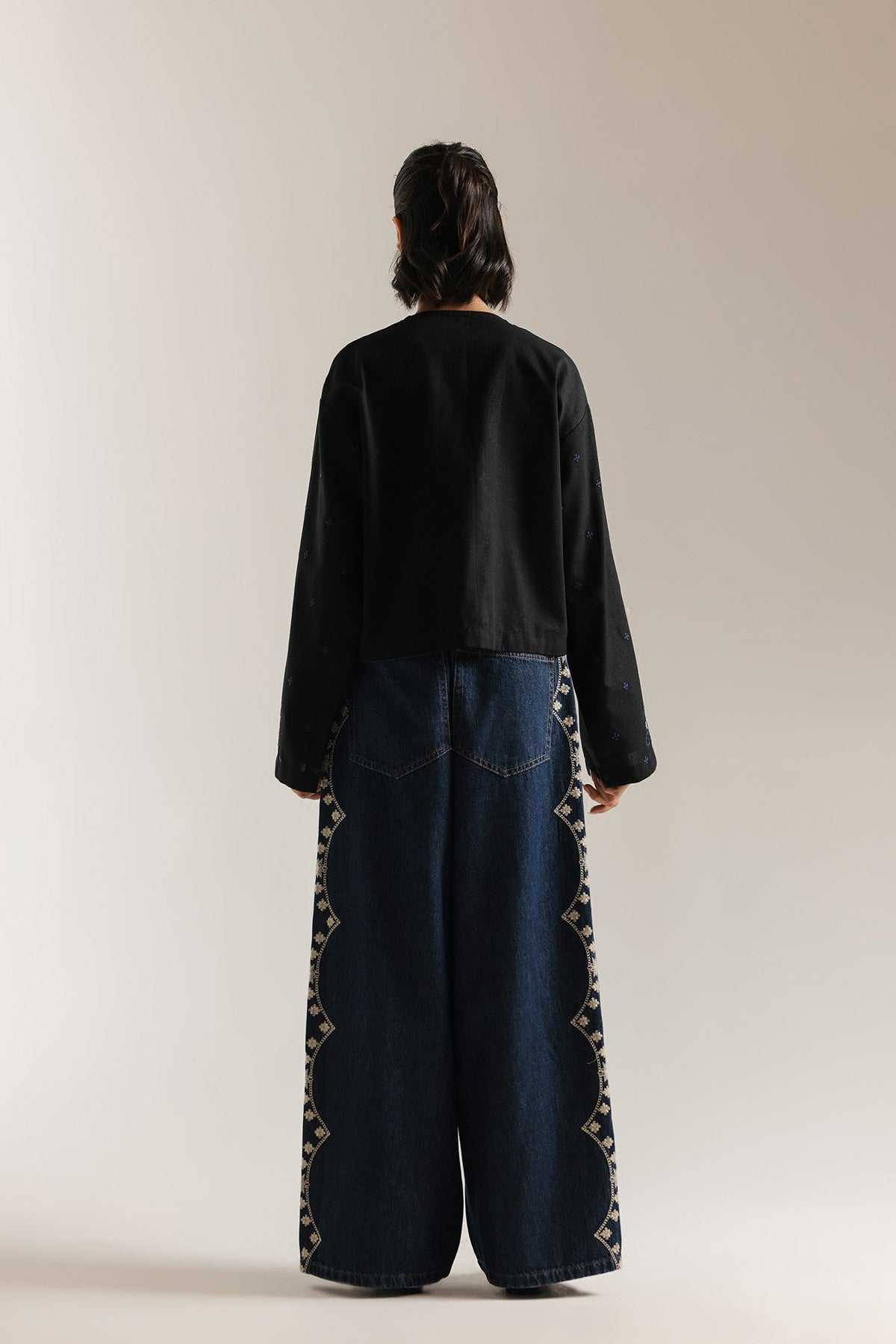 EMBROIDERED JEANS (E1027/101/622)
