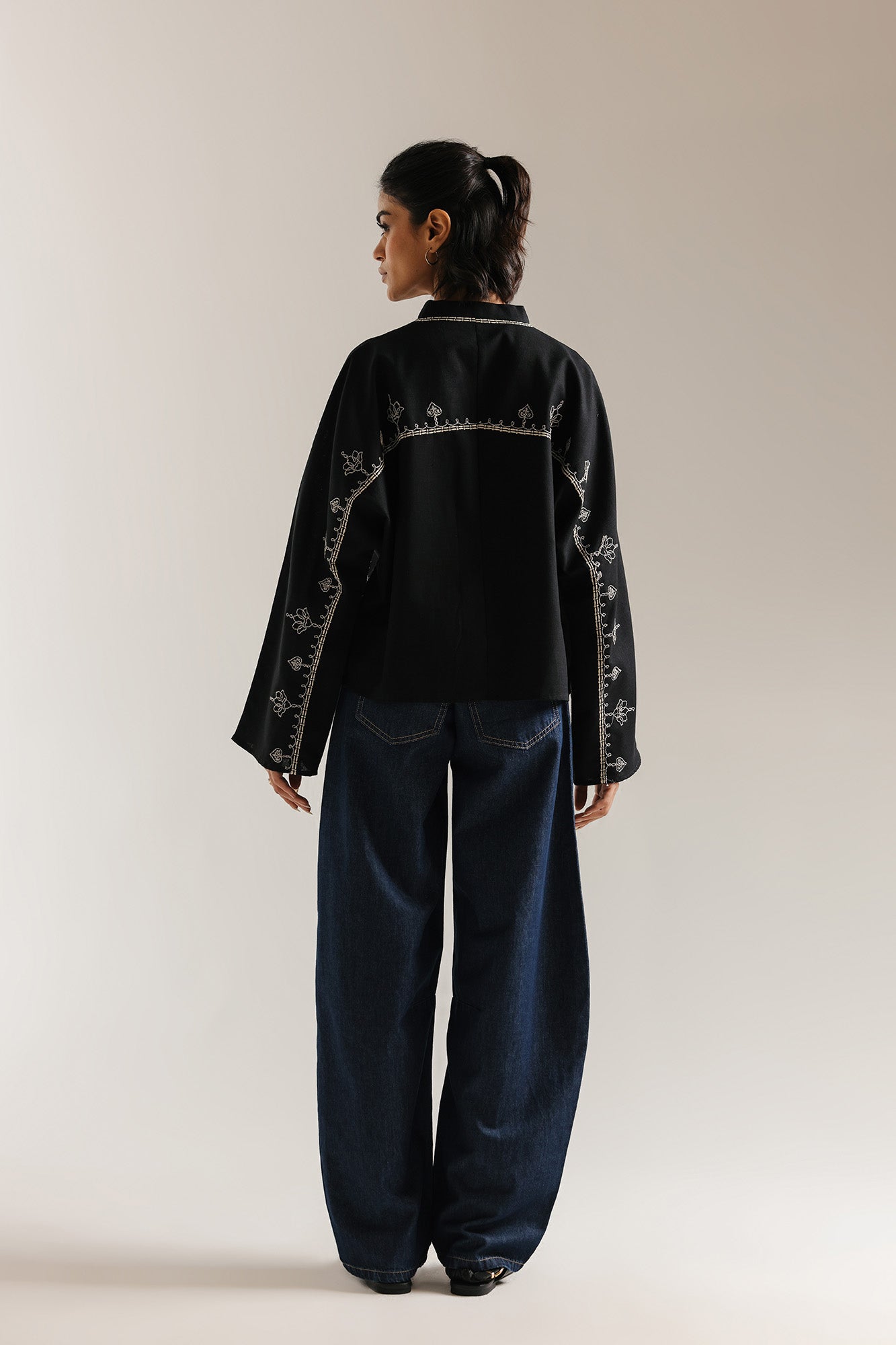 EMBROIDERED TOP (E1031/101/902)
