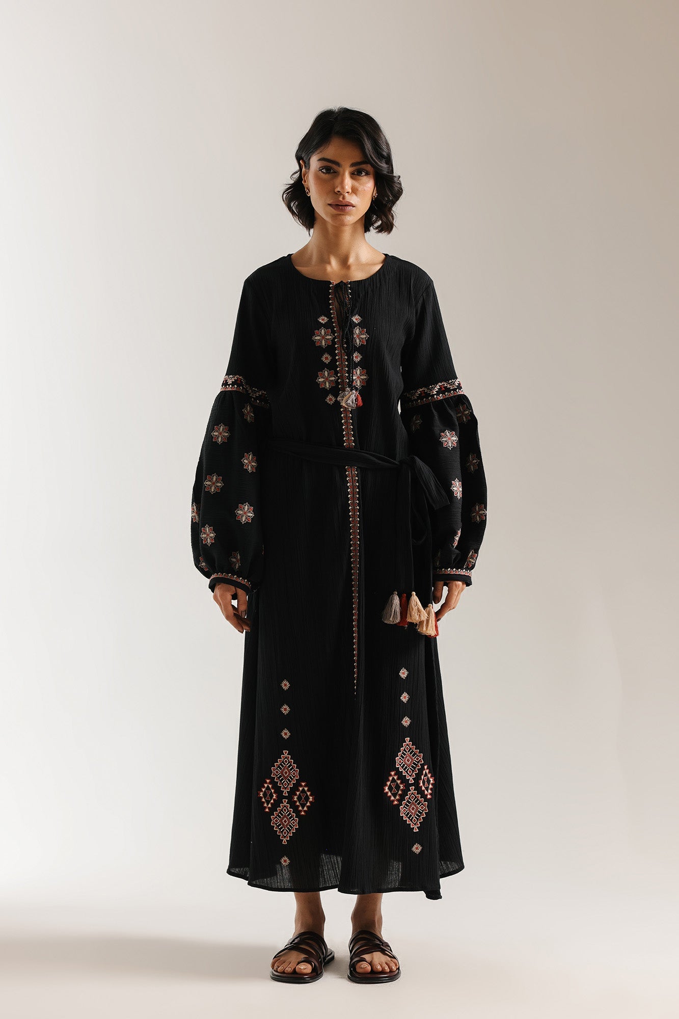 EMBROIDERED DRESS (E1042/101/902)
