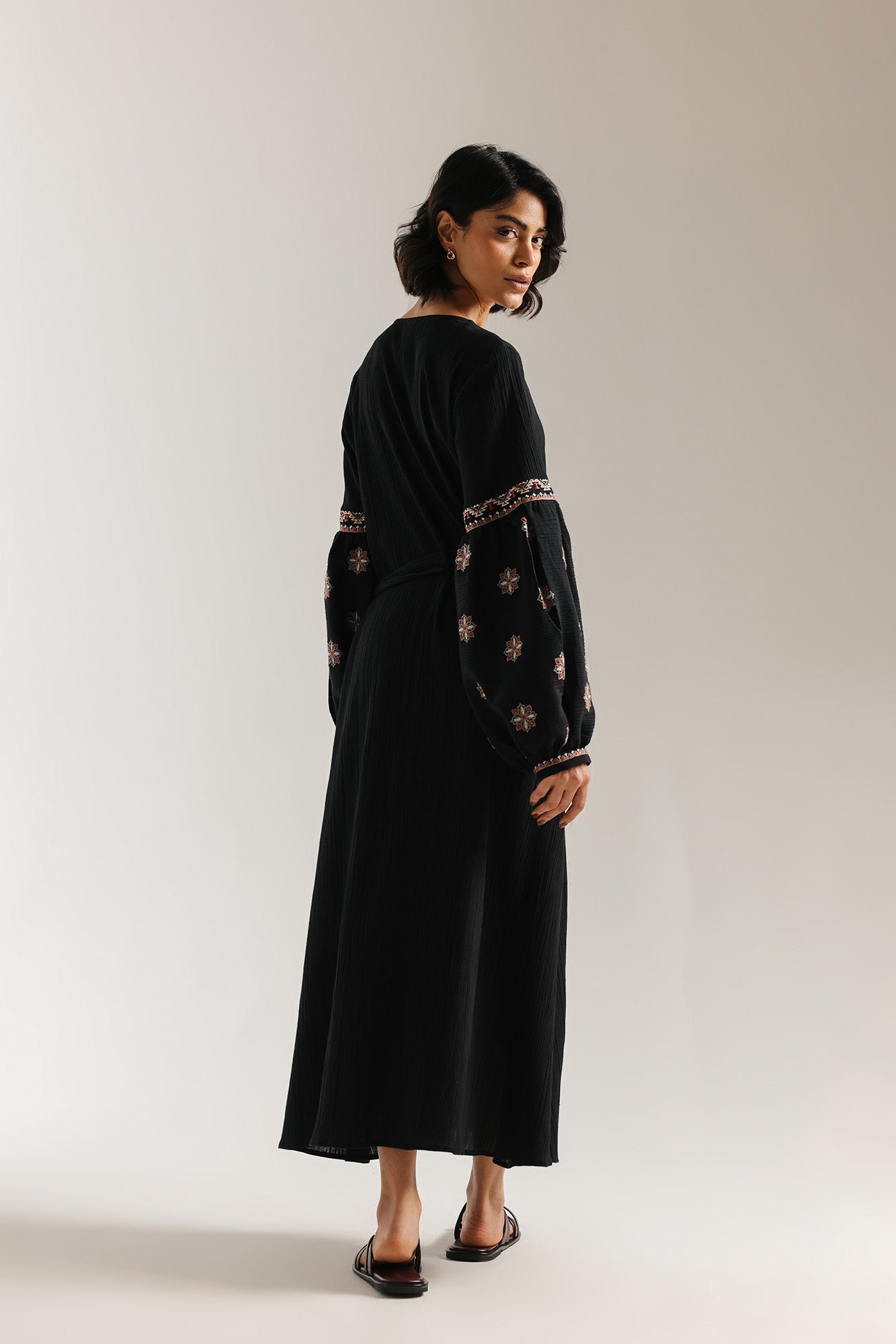EMBROIDERED DRESS (E1042/101/902)