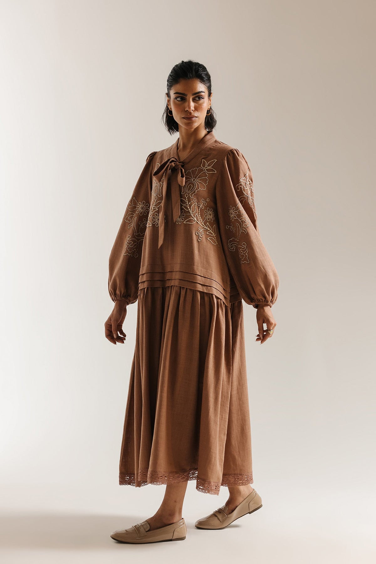 EMBROIDERED DRESS (E1045/101/806)