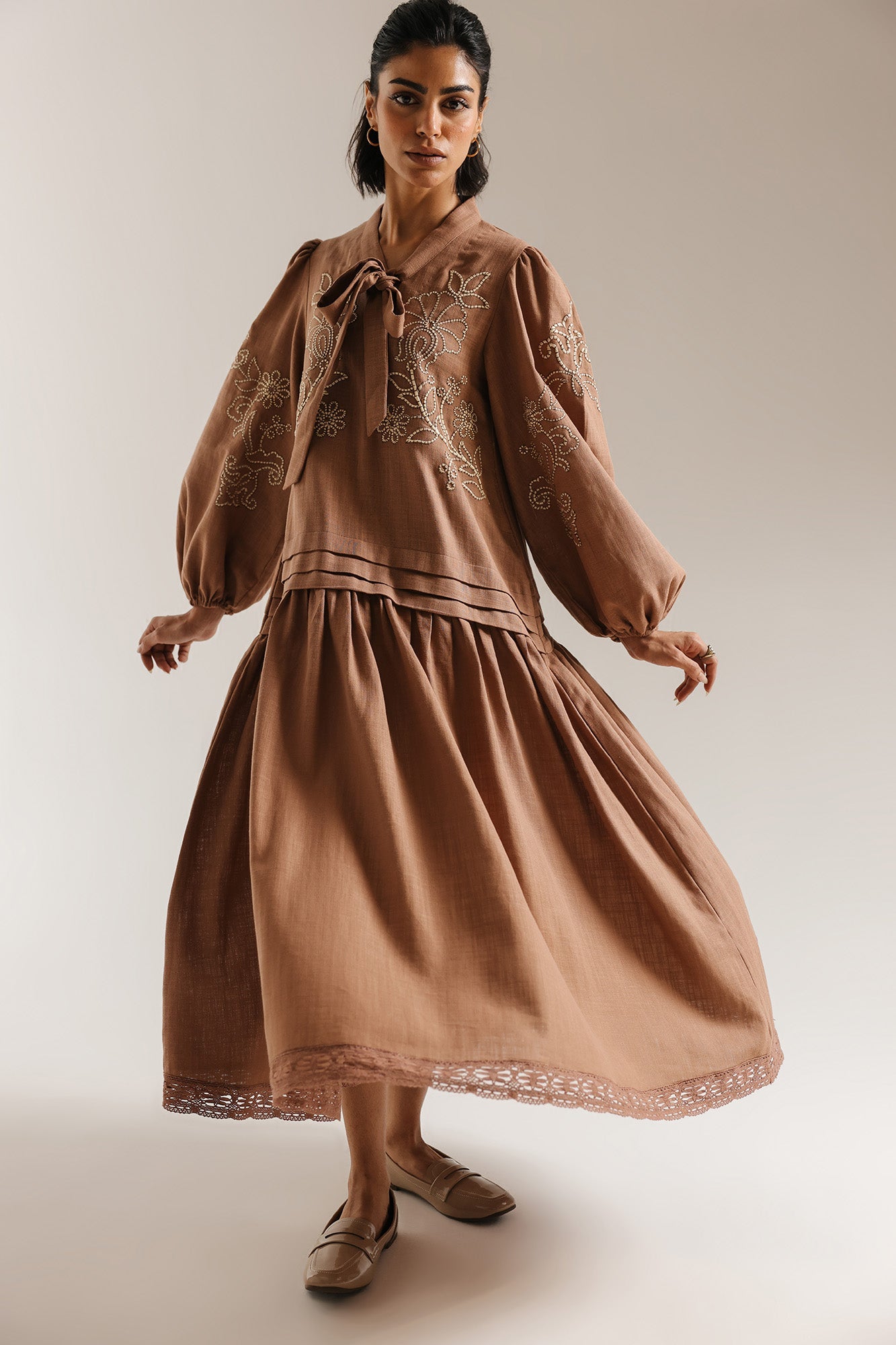EMBROIDERED DRESS (E1045/101/806)