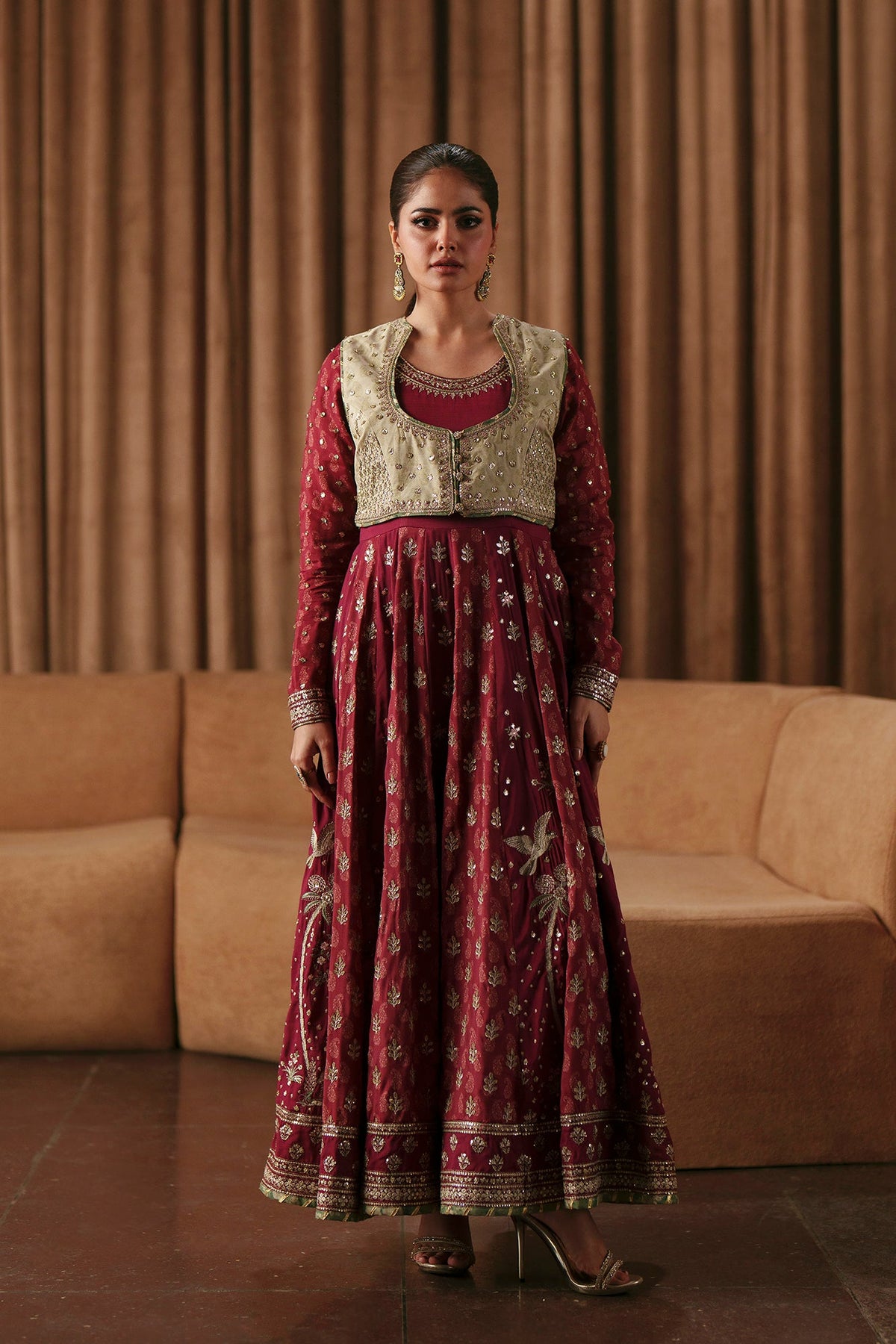 EMBROIDERED SUIT (E1045/104/306)