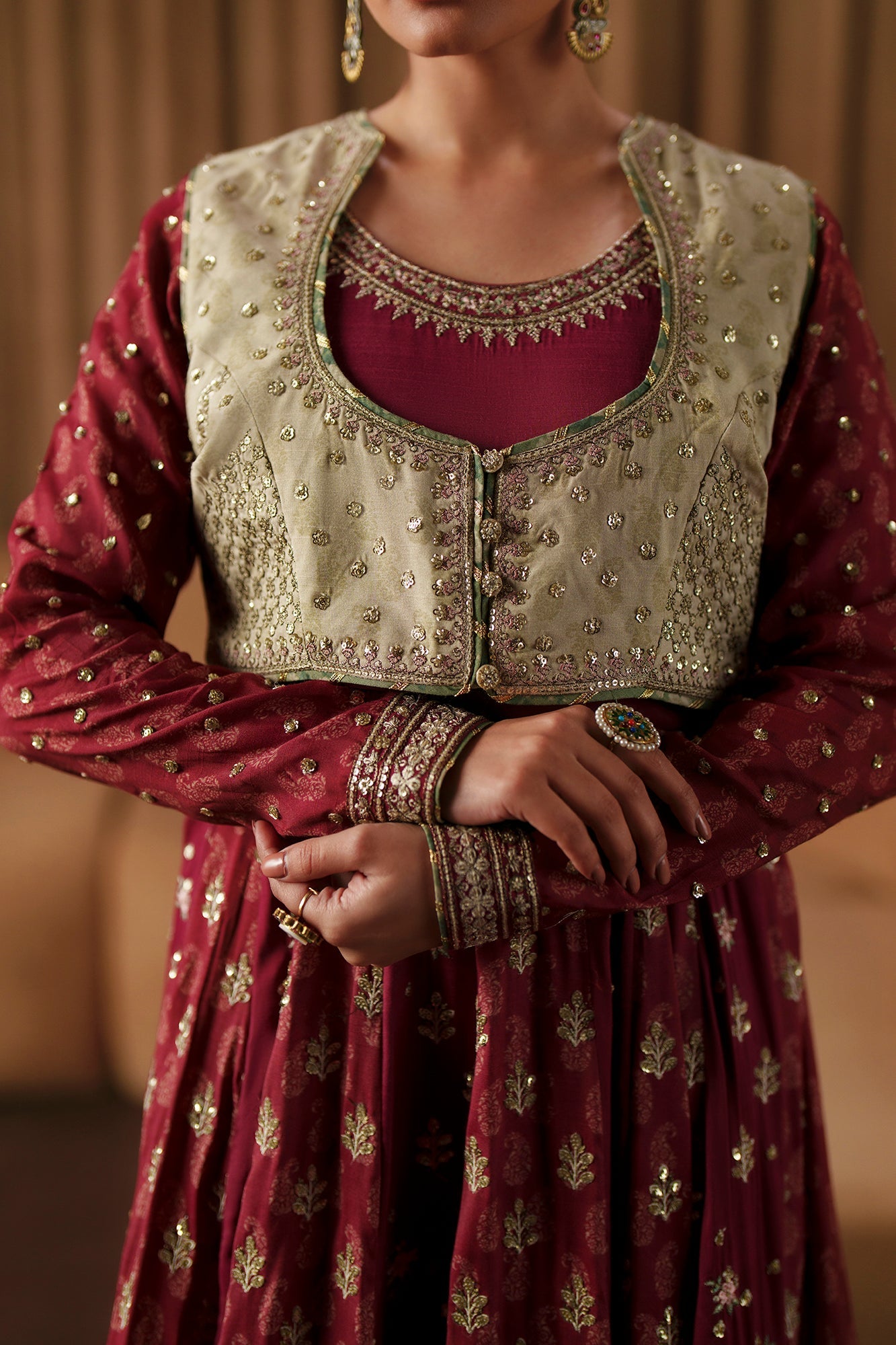 EMBROIDERED SUIT (E1045/104/306)