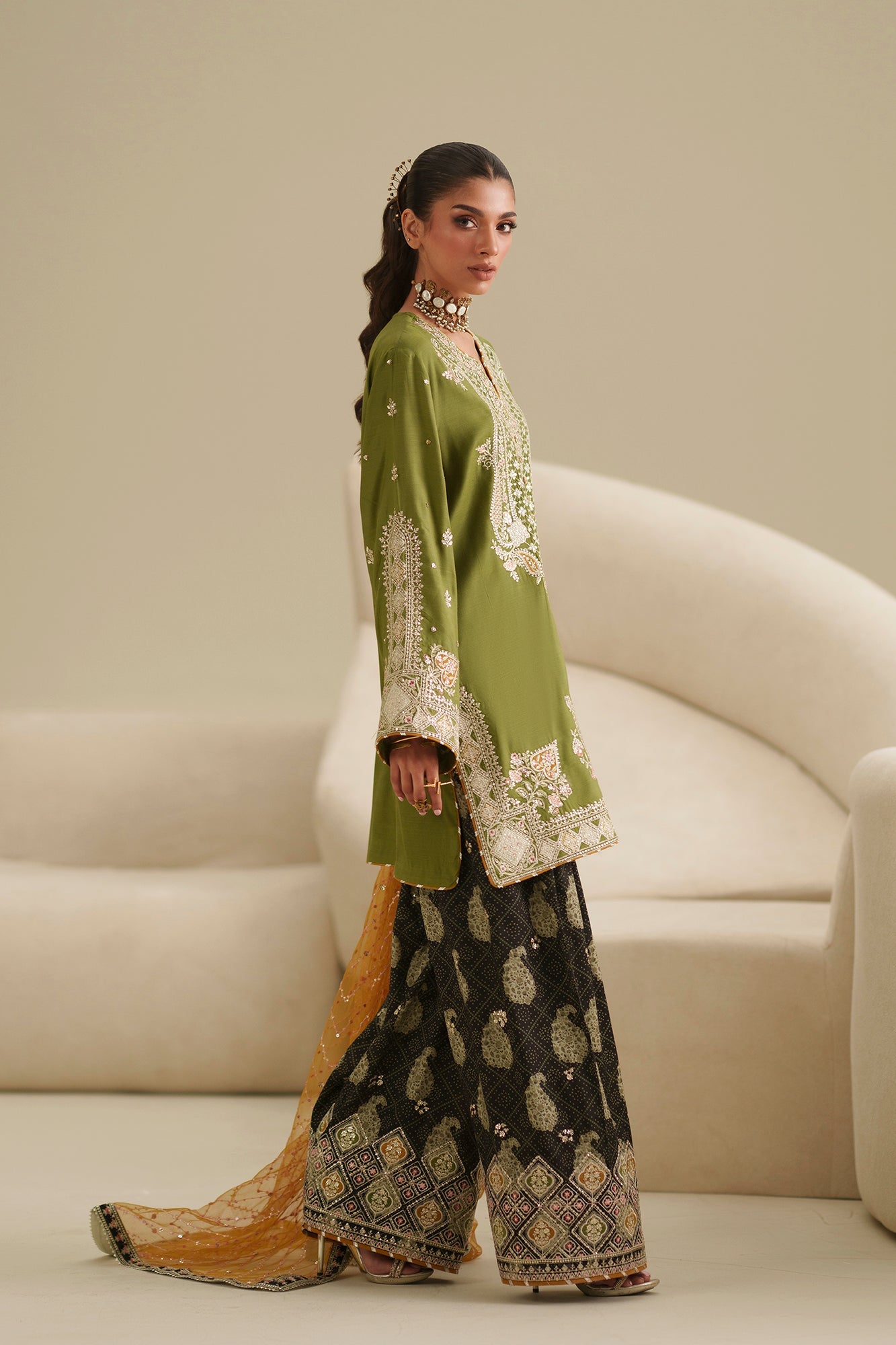 EMBROIDERED SUIT (E1065/104/122)