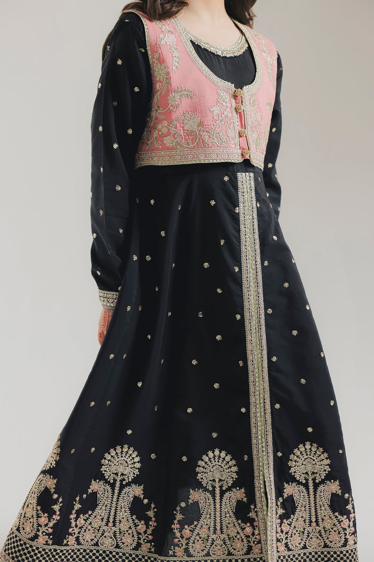 EMBROIDERED SUIT (E1065-404-901 E1065-304-901)