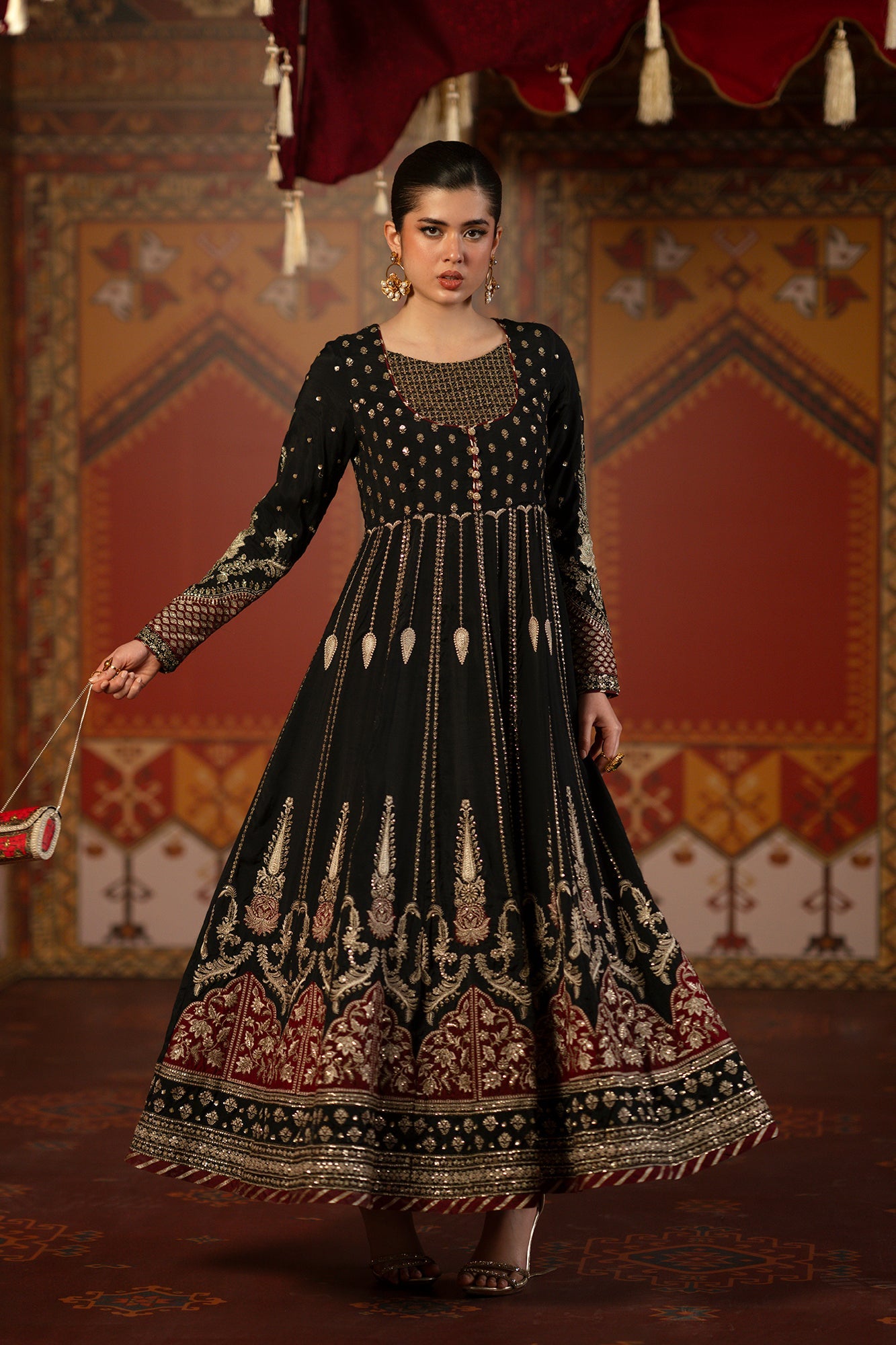 EMBROIDERED DRESS (E1067/104/902)