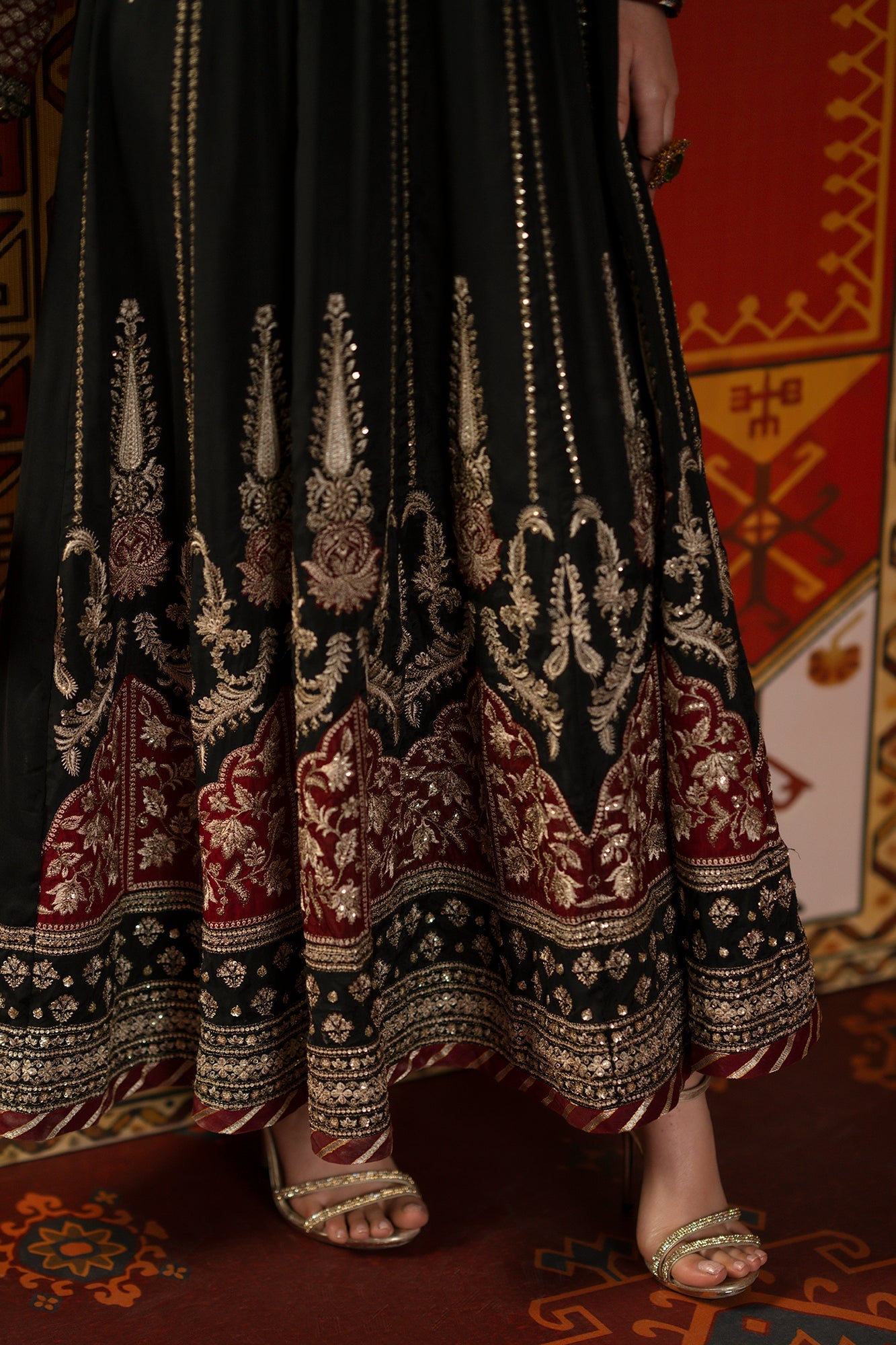 EMBROIDERED DRESS (E1067/104/902)