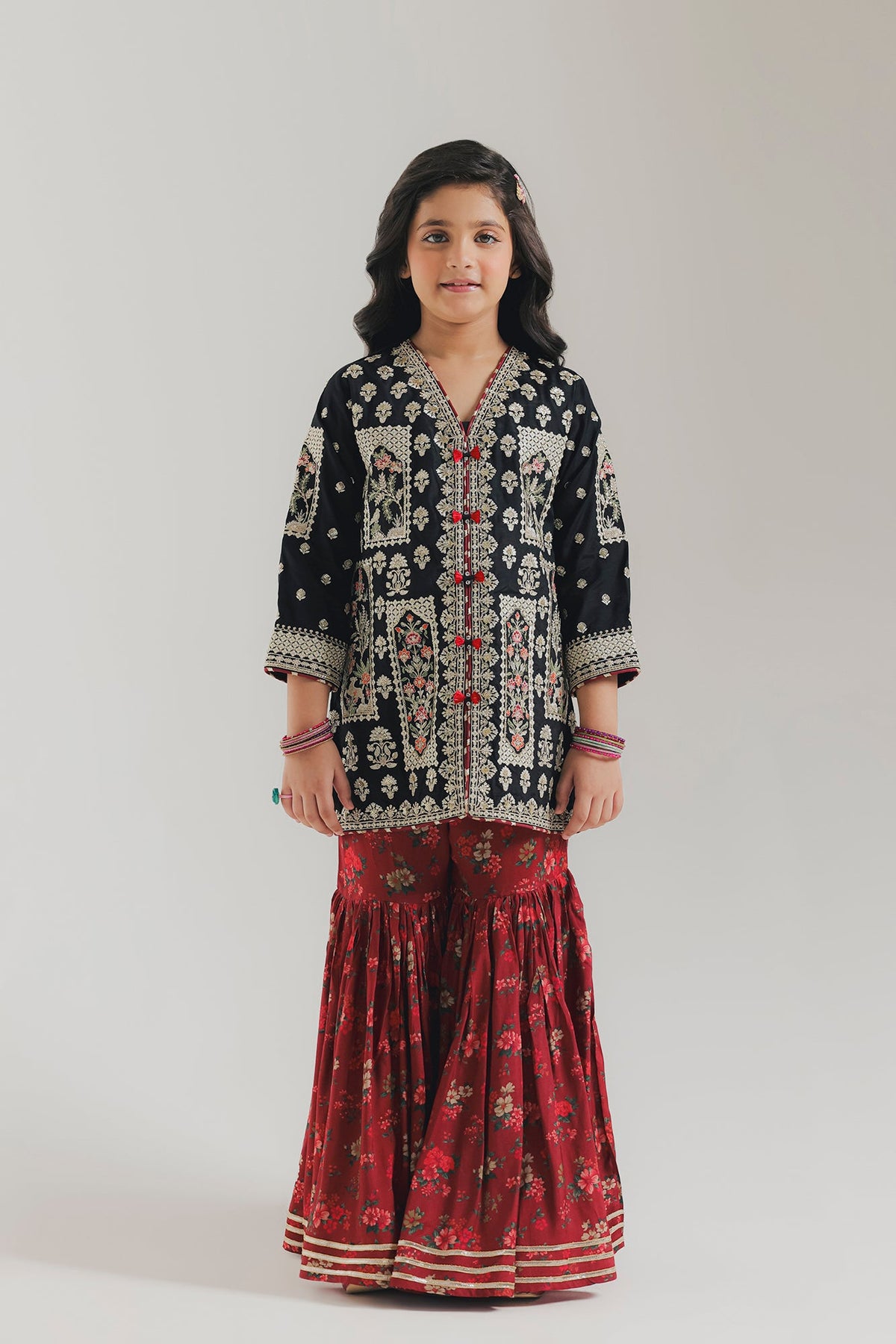 EMBROIDERED SUIT (E1072-404-902 E1072-304-902)
