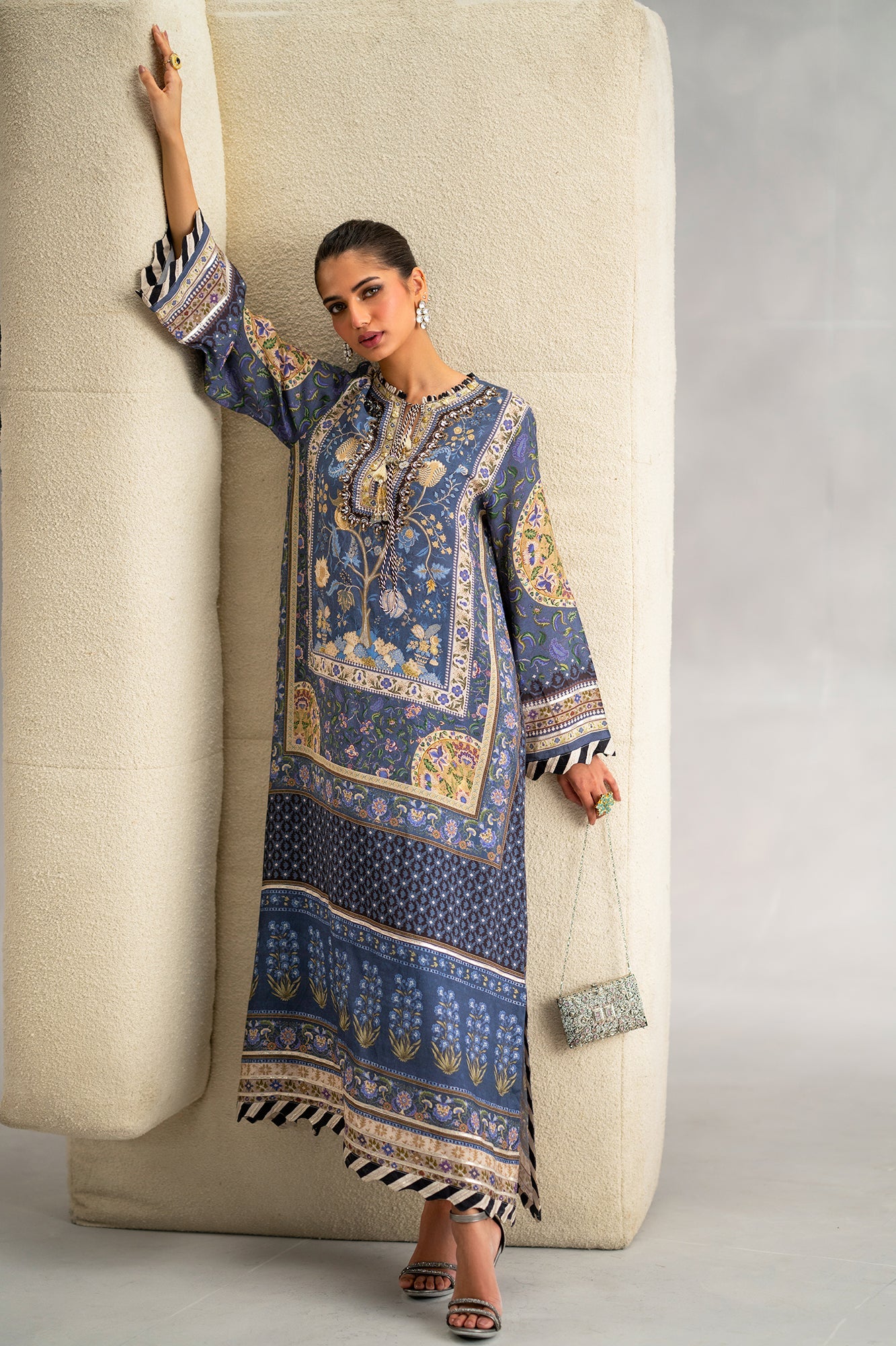 EMBROIDERED KAFTAN (E1073/104/510)