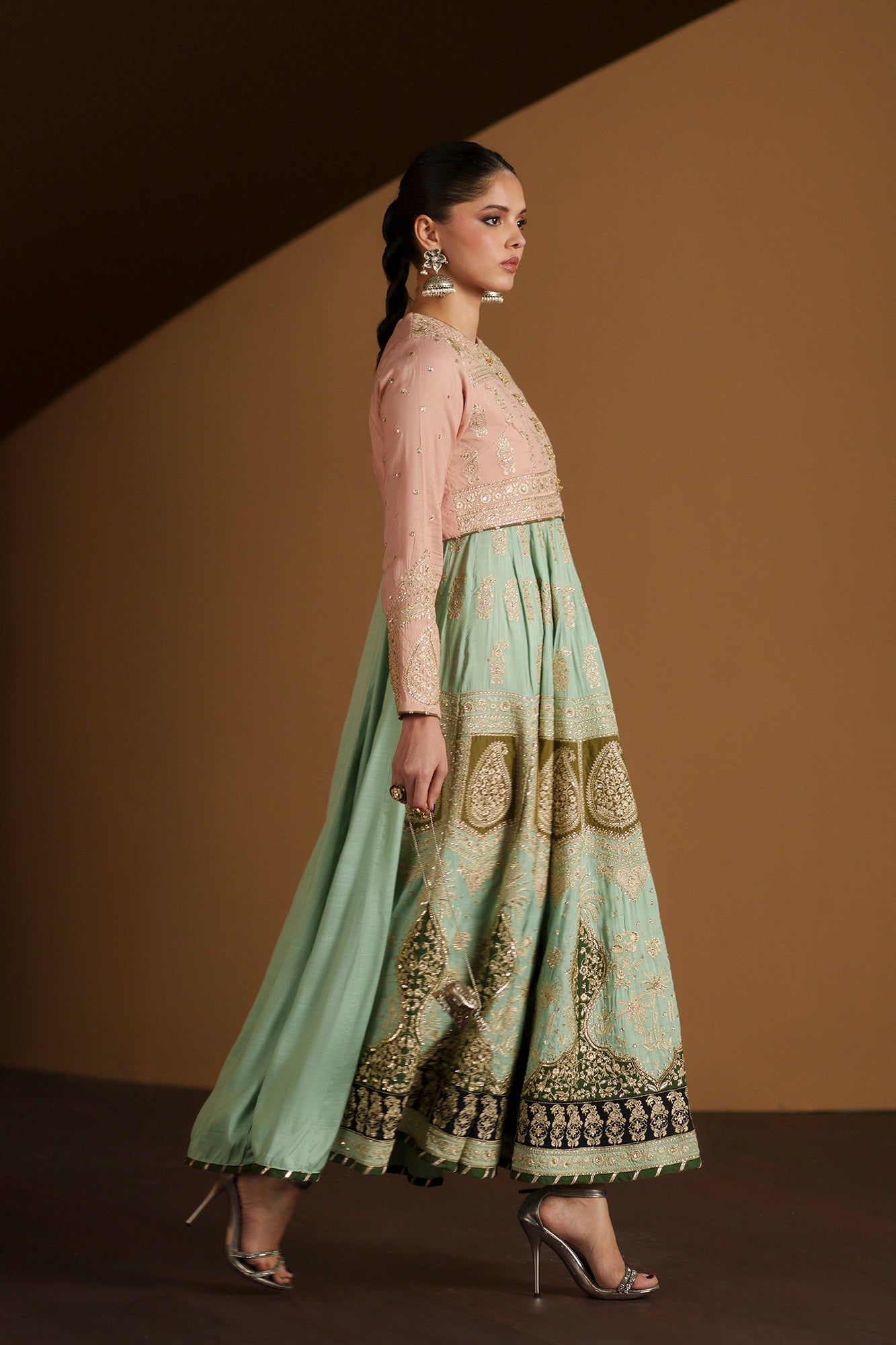 EMBROIDERED SUIT (E1074/104/315)