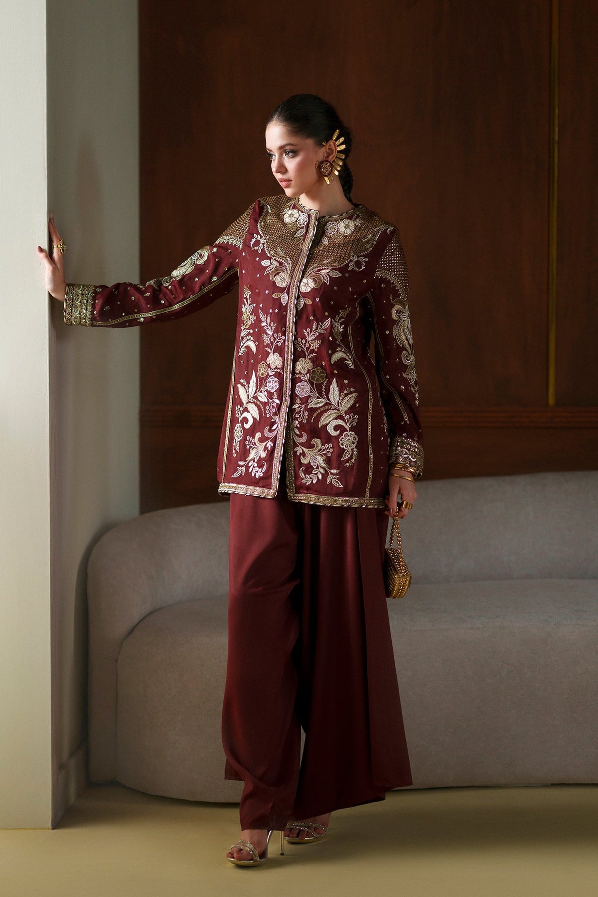 EMBROIDERED SUIT (E1077/104/415)